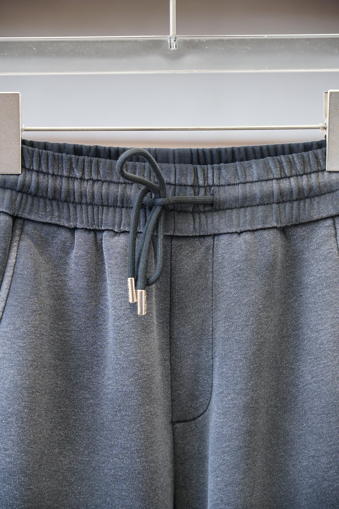 始祖鸟-/❤️❤️2025秋冬 全品相订单，保暖有型 加厚棉/-松紧腰直脚休闲裤 经典百搭 标志五金的点