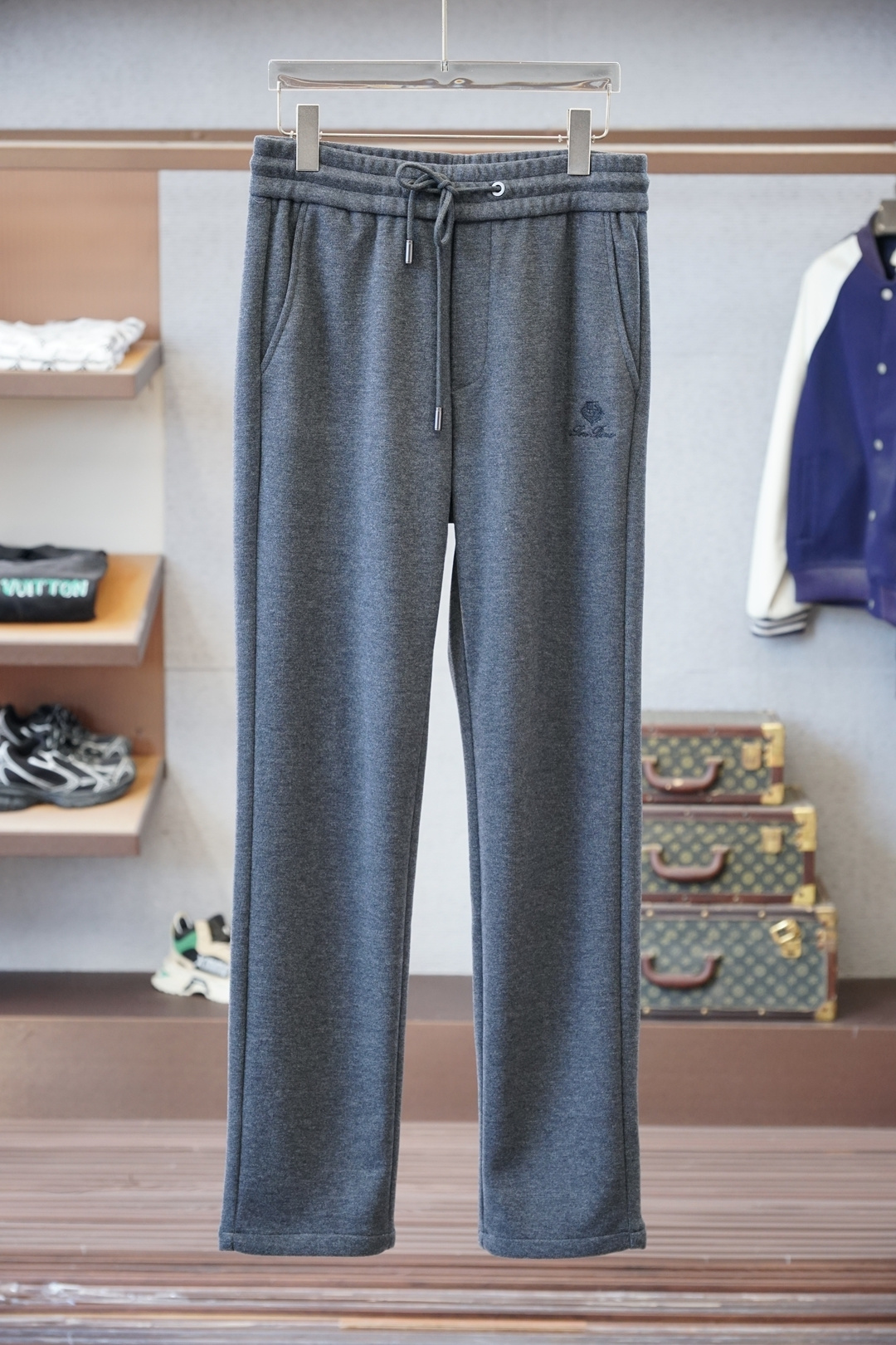 NO:614338,Lp-2025 winter thickened new wool casual pants! Official website for simultaneous sale. Brand classic logo casual pants, customized fabrics, excellent comfort, strong touch. Highly recognizable, perfect appearance and craftsmanship. Size: m-3xl,, loro piana, alexander wang19860909Lp-2025冬款加厚新款羊毛休闲裤!官网同步发售.品牌经典logo休闲裤,定制面料,舒适度极好,手触感强烈.辨识度极高,完美品相工艺 尺码: m-3xl,,loro piana,alexander wang,Men's clothing