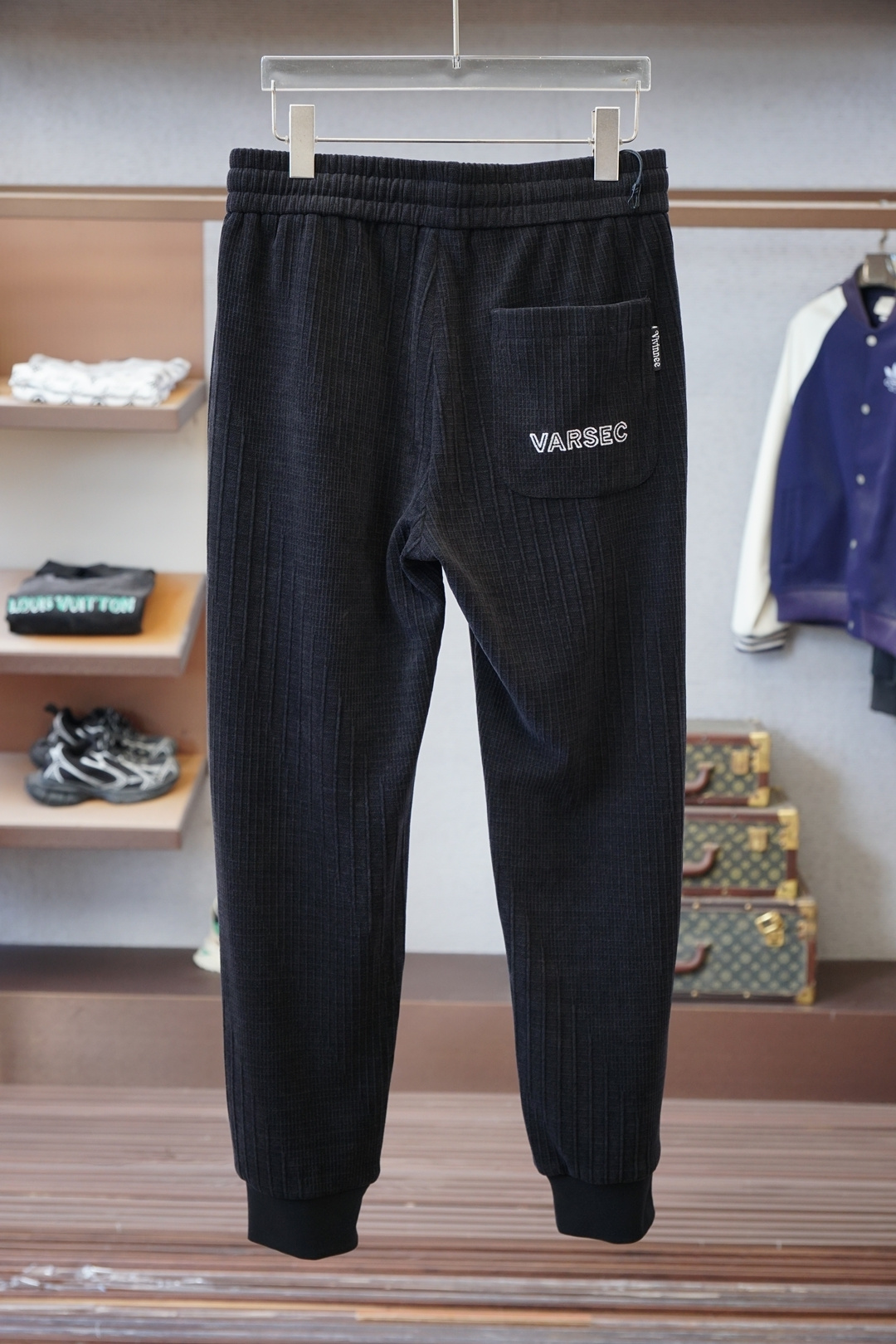 范思哲 Versace-2025冬款加厚新款休闲裤!官网同步发售。品牌经典logo休闲裤，定制加厚灯芯绒