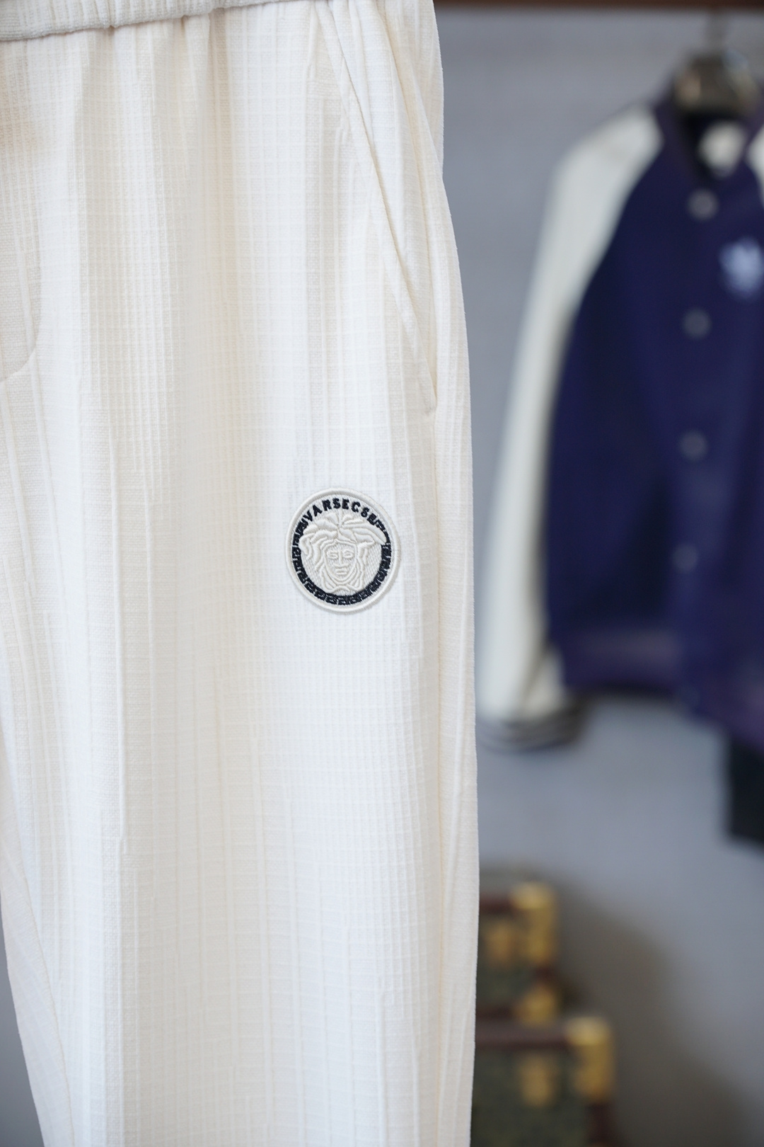 范思哲 Versace-2025冬款加厚新款休闲裤!官网同步发售。品牌经典logo休闲裤，定制加厚灯芯绒