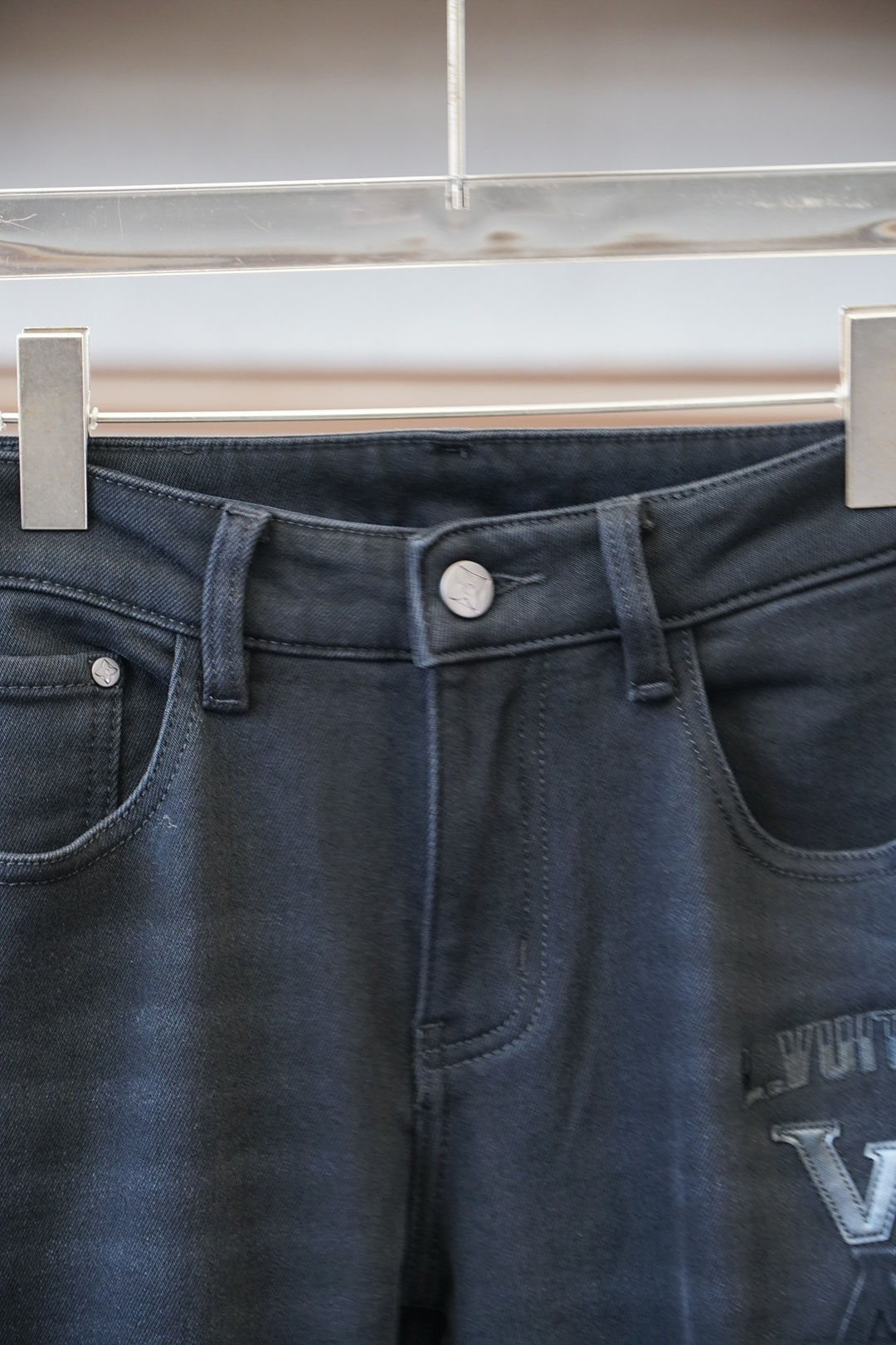 LV路易威登-新款来，2025冬款加厚加绒休闲裤牛仔裤，高端定制系列🍟🍟进口高密度纯棉加沙洗工艺舒适柔软