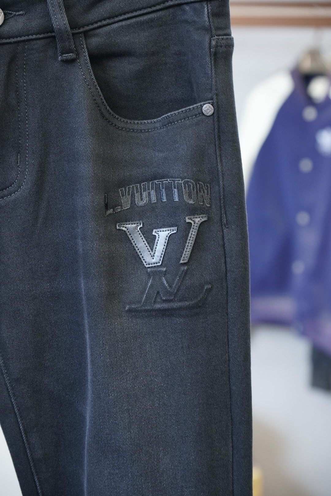 LV路易威登-新款来，2025冬款加厚加绒休闲裤牛仔裤，高端定制系列🍟🍟进口高密度纯棉加沙洗工艺舒适柔软