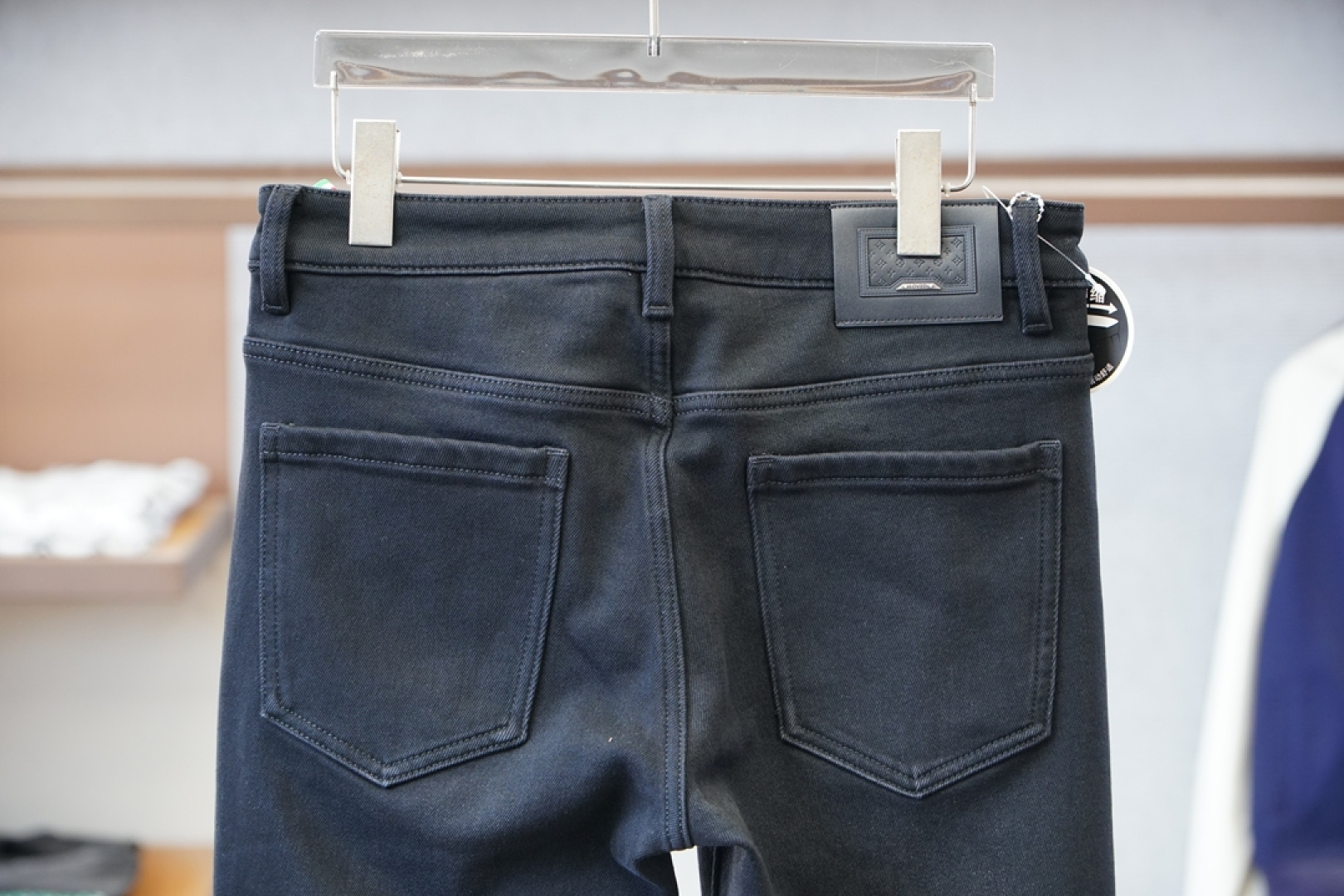 LV路易威登-新款来，2025冬款加厚加绒休闲裤牛仔裤，高端定制系列🍟🍟进口高密度纯棉加沙洗工艺舒适柔软