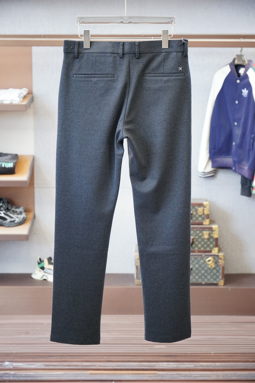 普拉达- Prada-2025秋冬新款来袭，新款休闲西裤，高端定制系列。🍟🍟进口高密度加厚羊毛保暖性更强