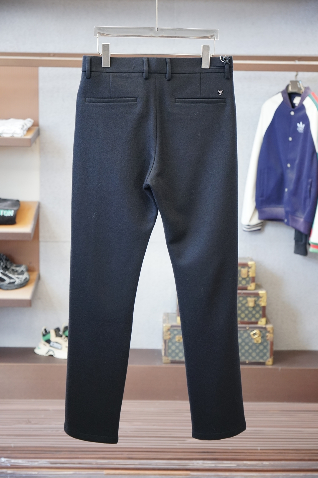 普拉达- Prada-2025秋冬新款来袭，新款休闲西裤，高端定制系列。🍟🍟进口高密度加厚羊毛保暖性更强