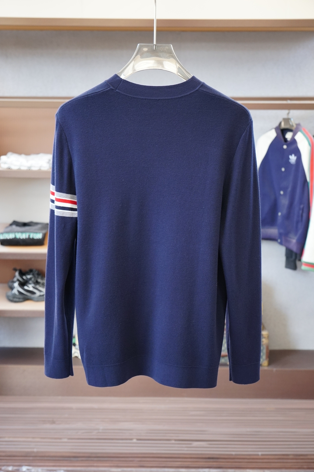 TB汤姆布朗/2025秋冬新款圆领毛衣！优质羊毛，简约而不简单。休闲圆领款式，日常搭配出街轻松搭配。做工