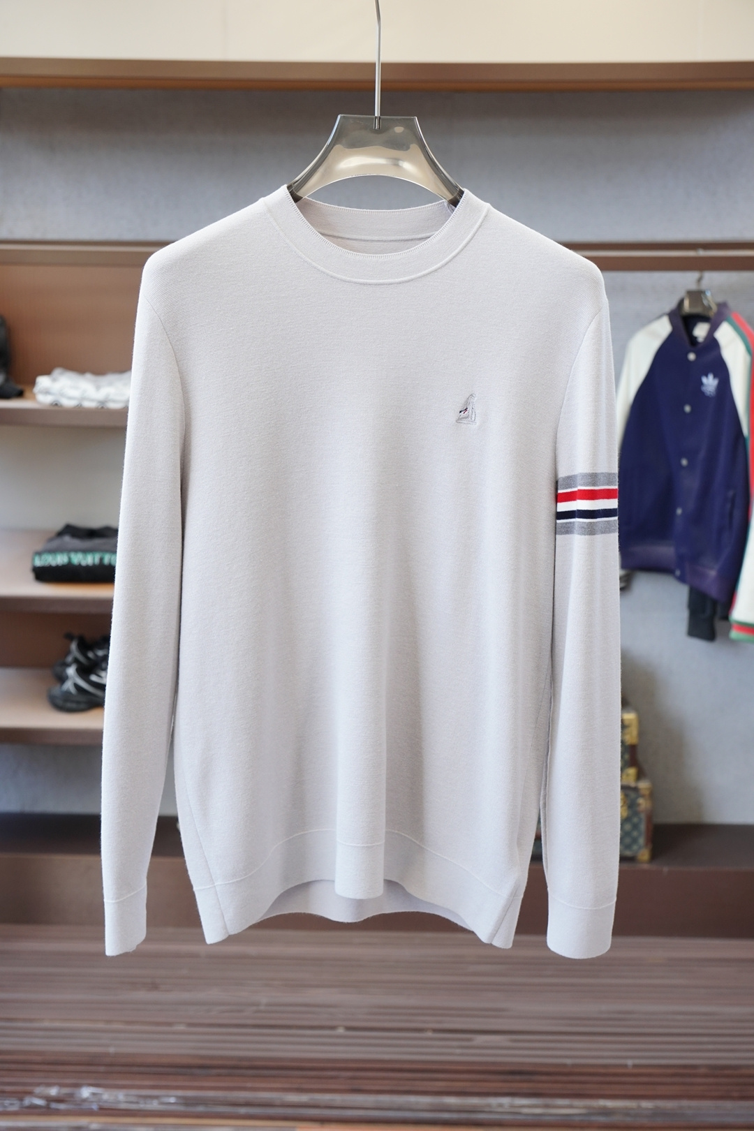 TB汤姆布朗/2025秋冬新款圆领毛衣！优质羊毛，简约而不简单。休闲圆领款式，日常搭配出街轻松搭配。做工