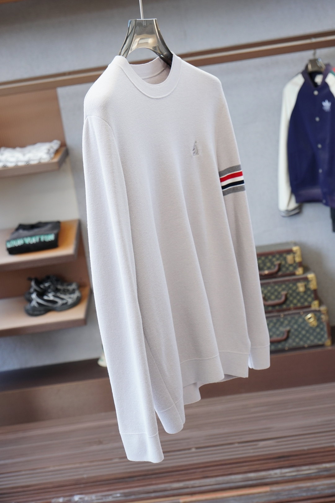 TB汤姆布朗/2025秋冬新款圆领毛衣！优质羊毛，简约而不简单。休闲圆领款式，日常搭配出街轻松搭配。做工