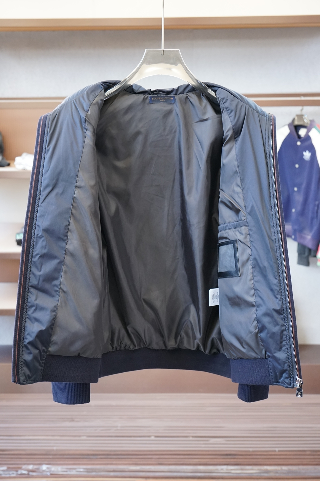 蒙口-2025秋冬款针织拼接羽绒混纺外套 | 品质之选，写意潇洒🍕🍕👕 高品质面料：精选加厚绵羊毛，柔软