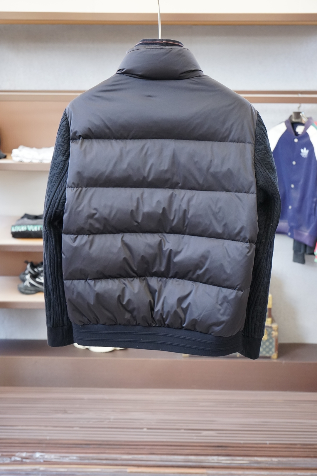 蒙口-2025秋冬款针织拼接羽绒混纺外套 | 品质之选，写意潇洒🍕🍕👕 高品质面料：精选加厚绵羊毛，柔软