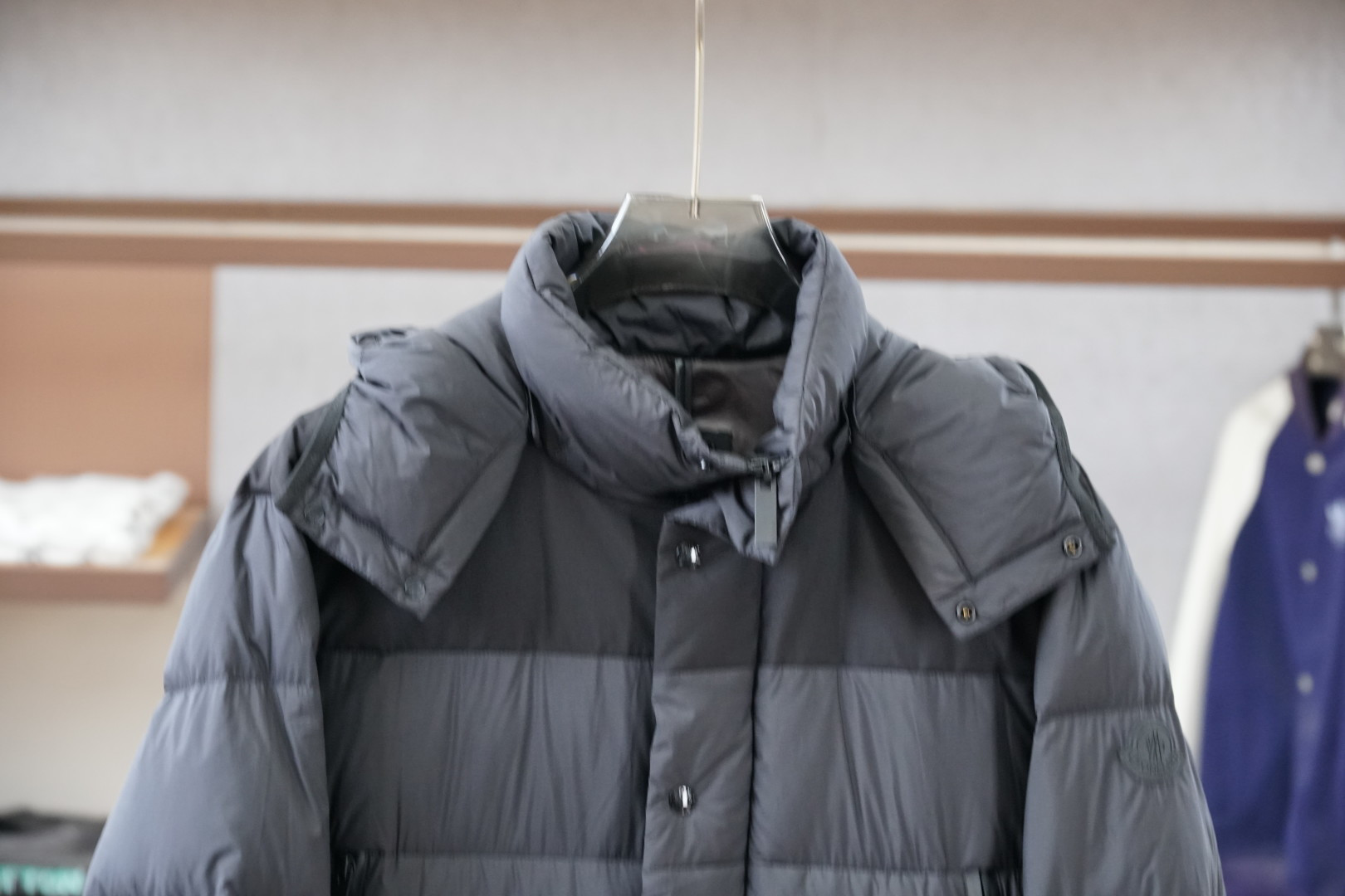 蒙口-Moncler、Moncler盟可睐25新款长款加厚加厚男女加厚同款羽绒服这款连帽保暖单品搭配双按