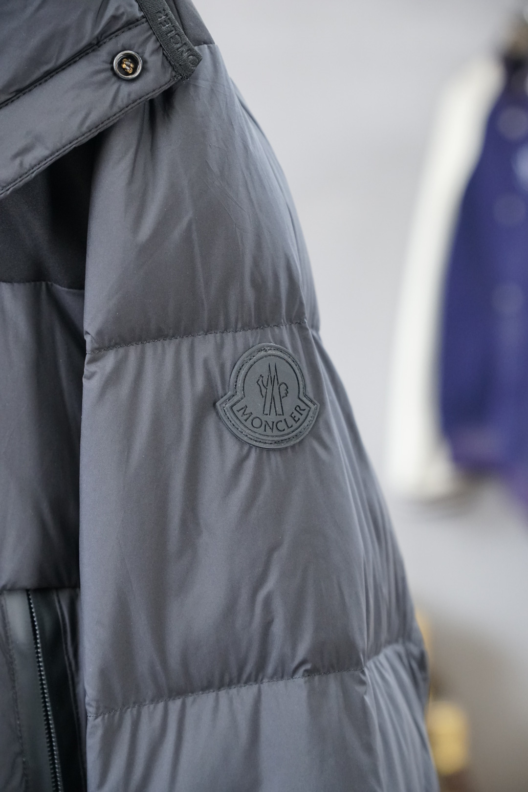 蒙口-Moncler、Moncler盟可睐25新款长款加厚加厚男女加厚同款羽绒服这款连帽保暖单品搭配双按