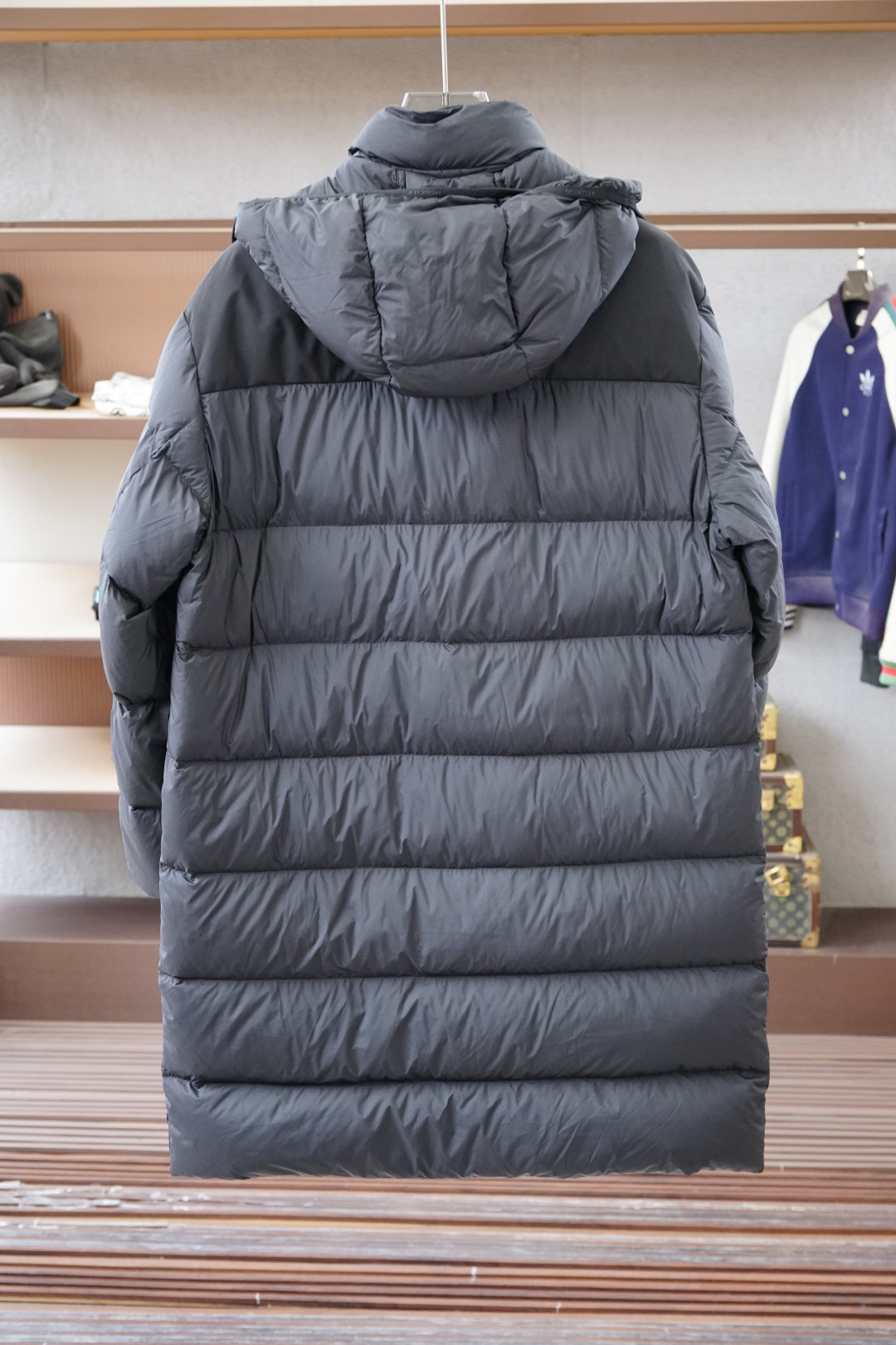 蒙口-Moncler、Moncler盟可睐25新款长款加厚加厚男女加厚同款羽绒服这款连帽保暖单品搭配双按