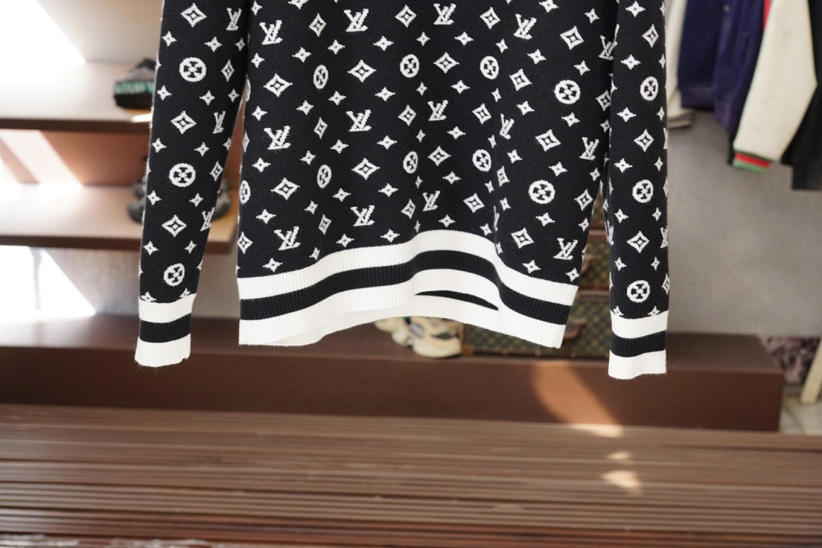 LV 路易威登-2025新款羊毛混纺套头圆领毛衣🎺🎺精超细提取面料制成，✨不扎不起球，1.1高级定制，完