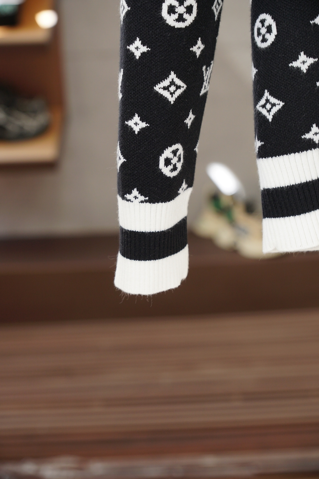 LV 路易威登-2025新款羊毛混纺套头圆领毛衣🎺🎺精超细提取面料制成，✨不扎不起球，1.1高级定制，完