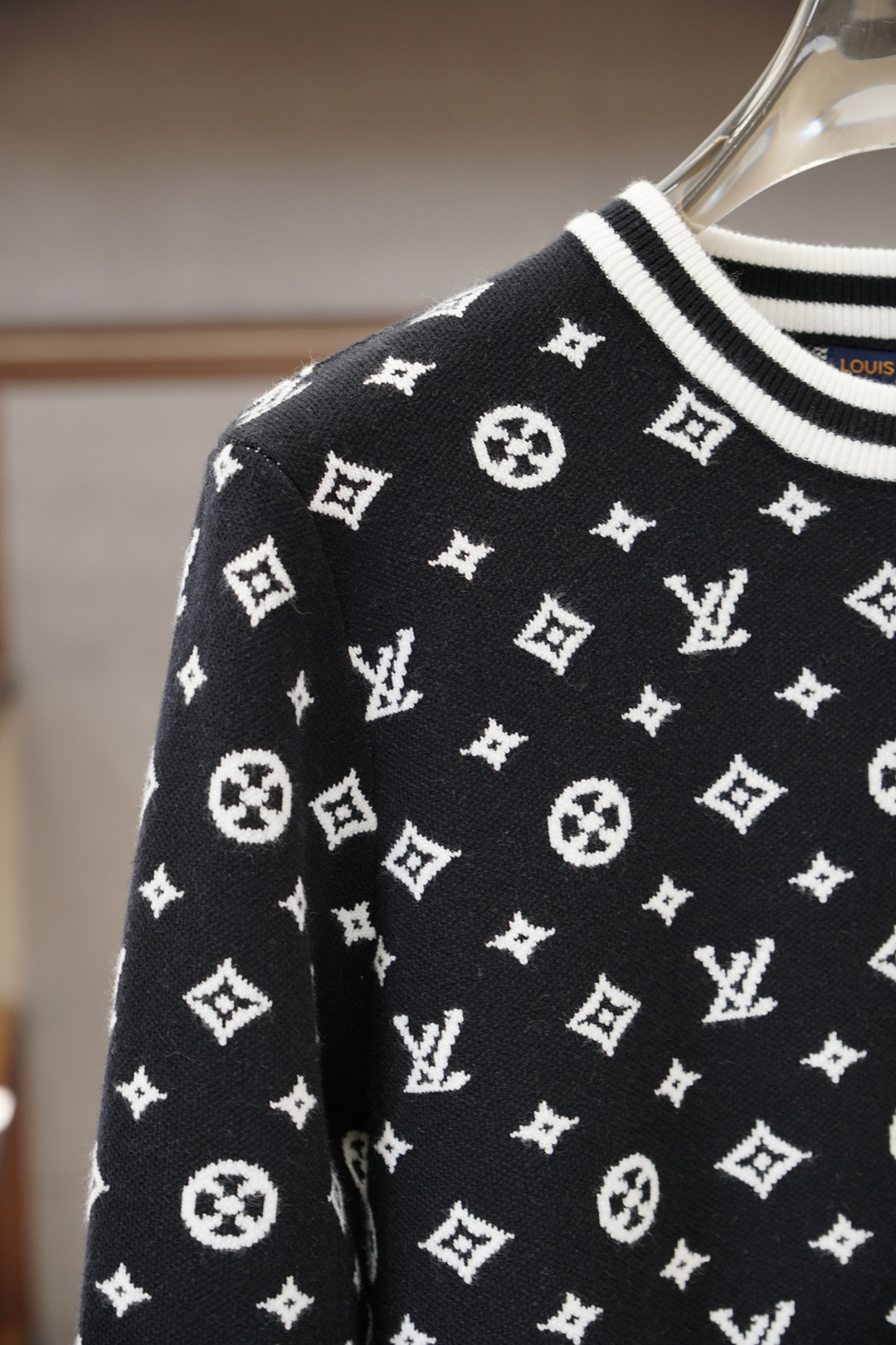 LV 路易威登-2025新款羊毛混纺套头圆领毛衣🎺🎺精超细提取面料制成，✨不扎不起球，1.1高级定制，完