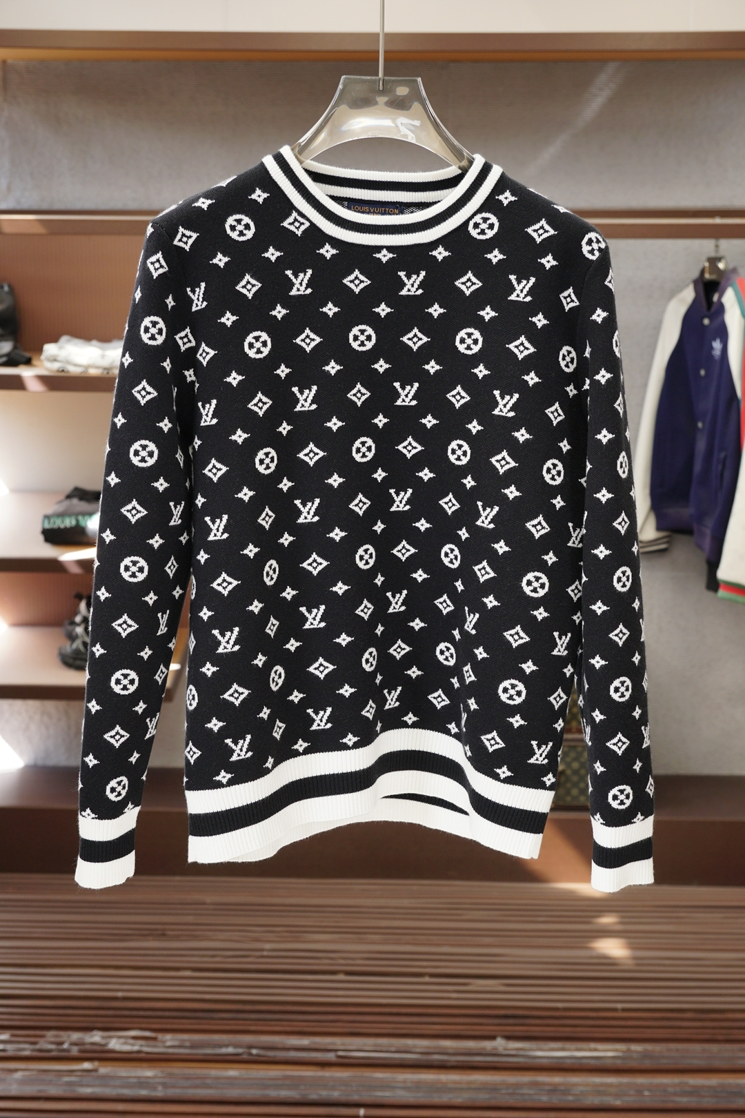 LV 路易威登-2025新款羊毛混纺套头圆领毛衣🎺🎺精超细提取面料制成，✨不扎不起球，1.1高级定制，完