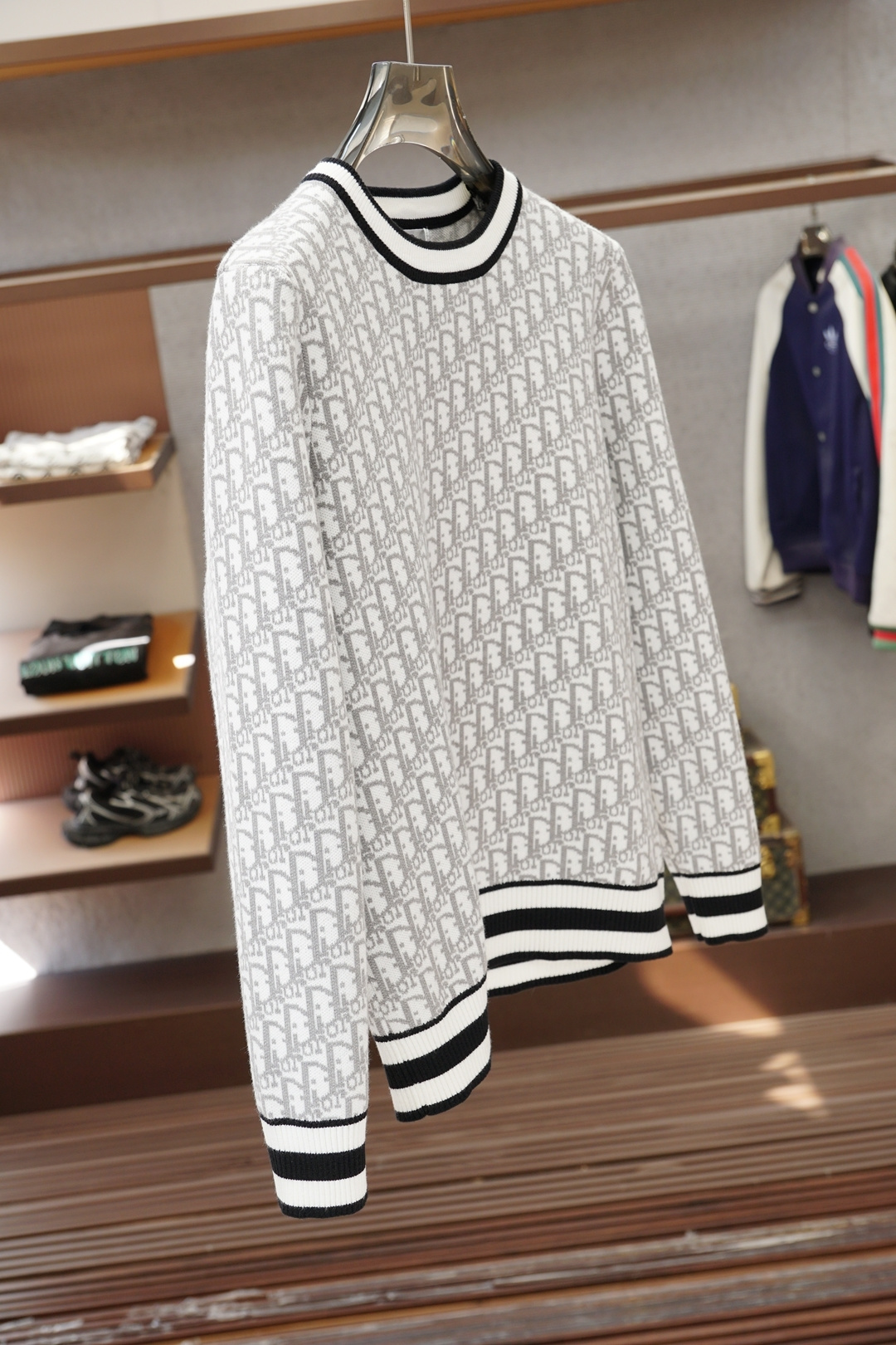 Dior迪奥-2025新款羊毛混纺套头圆领毛衣🎺🎺精超细提取面料制成，✨不扎不起球，1.1高级定制，完全