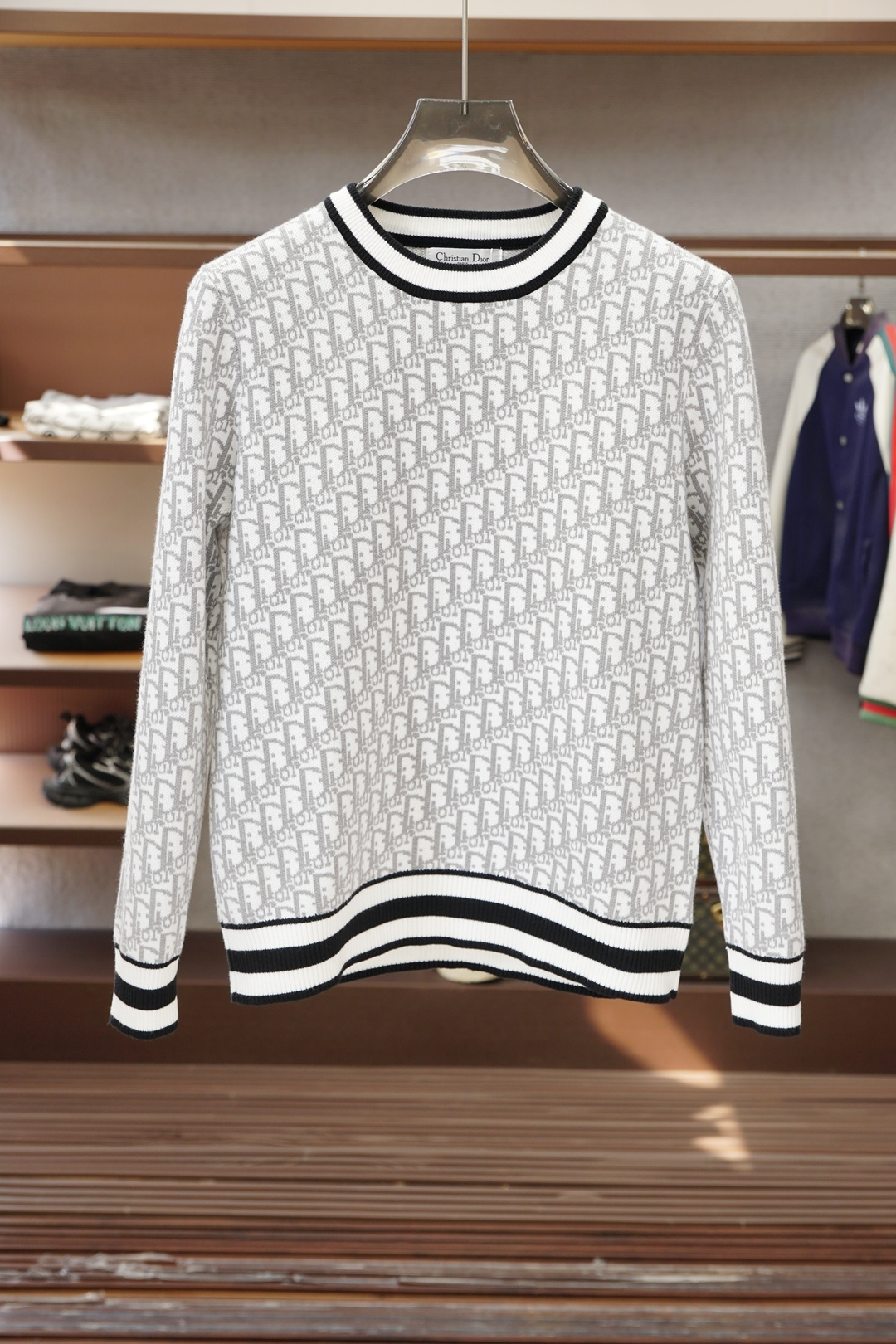 Dior迪奥-2025新款羊毛混纺套头圆领毛衣🎺🎺精超细提取面料制成，✨不扎不起球，1.1高级定制，完全