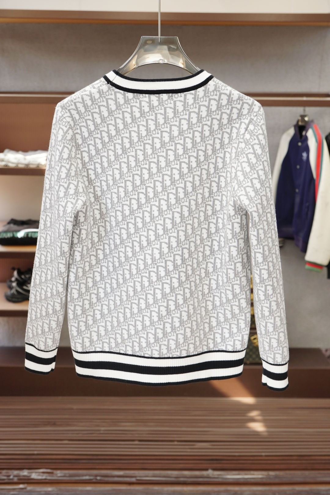 Dior迪奥-2025新款羊毛混纺套头圆领毛衣🎺🎺精超细提取面料制成，✨不扎不起球，1.1高级定制，完全