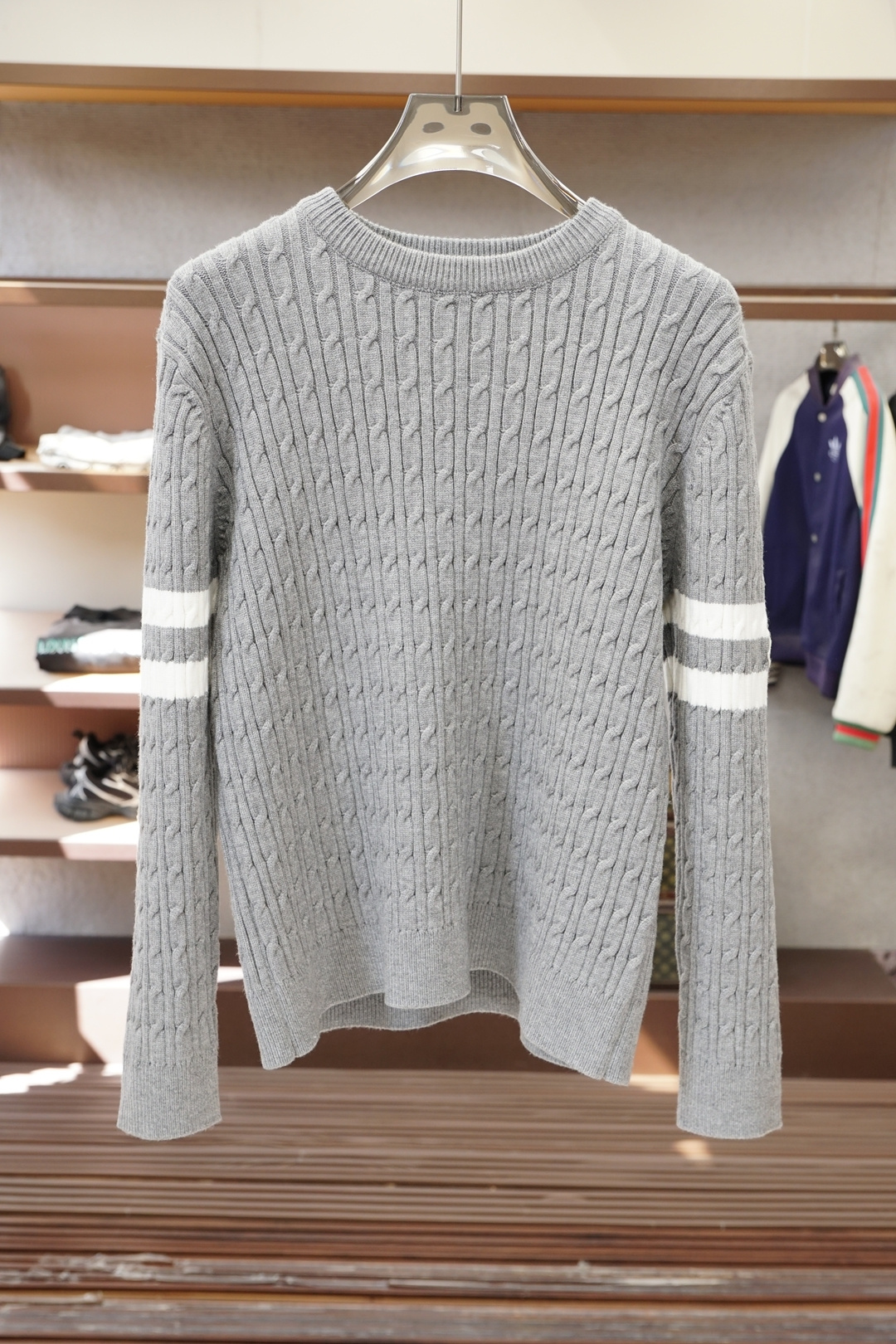 TB-2025新款羊毛混纺套头圆领毛衣🎺🎺精超细提取面料制成，✨不扎不起球，1.1高级定制，完全还原原版