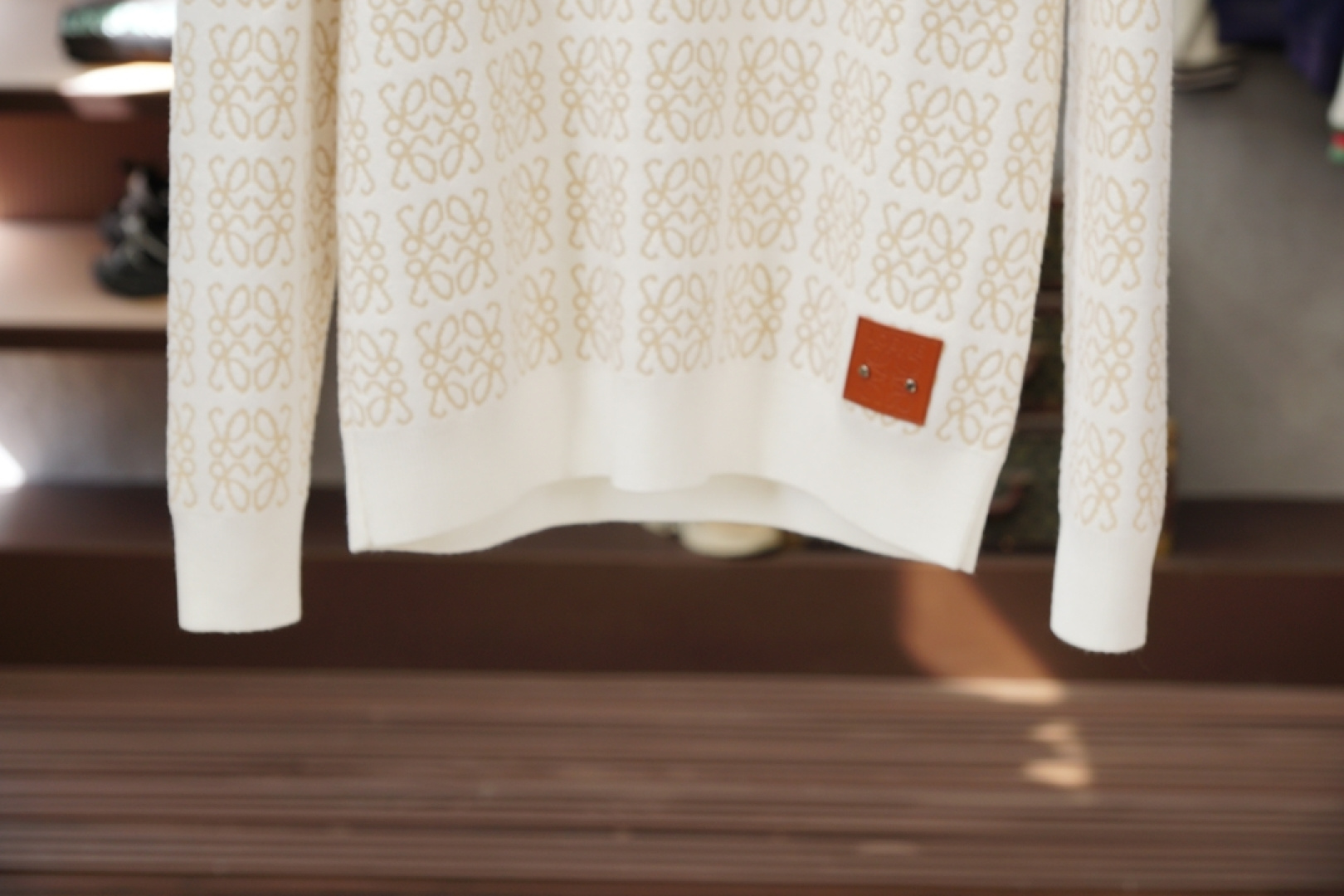 Loewe罗意威2025新款羊毛混纺套头圆领毛衣🎺🎺精超细提取面料制成，✨不扎不起球，1.1高级定制，完