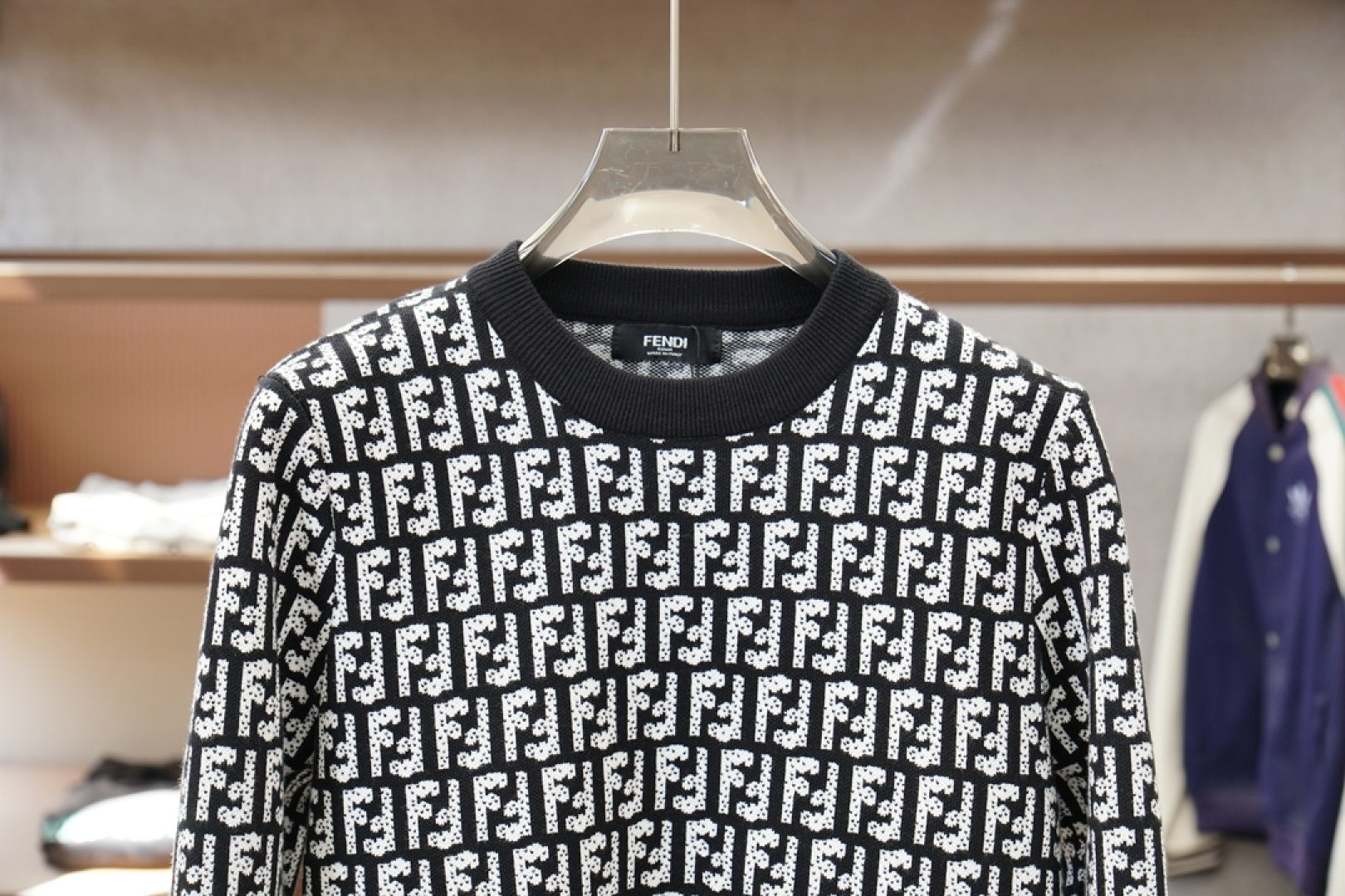 Fendi芬迪-2025新款羊毛混纺套头圆领毛衣🎺🎺精超细提取面料制成，✨不扎不起球，1.1高级定制，完