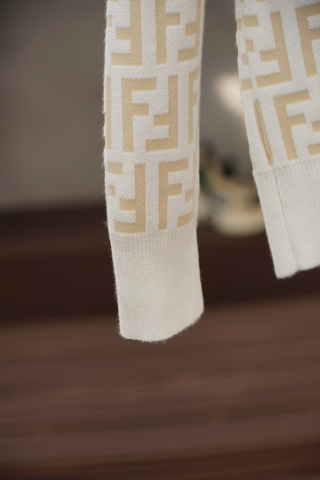 Fendi芬迪-2025新款羊毛混纺套头圆领毛衣🎺🎺精超细提取面料制成，✨不扎不起球，1.1高级定制，完