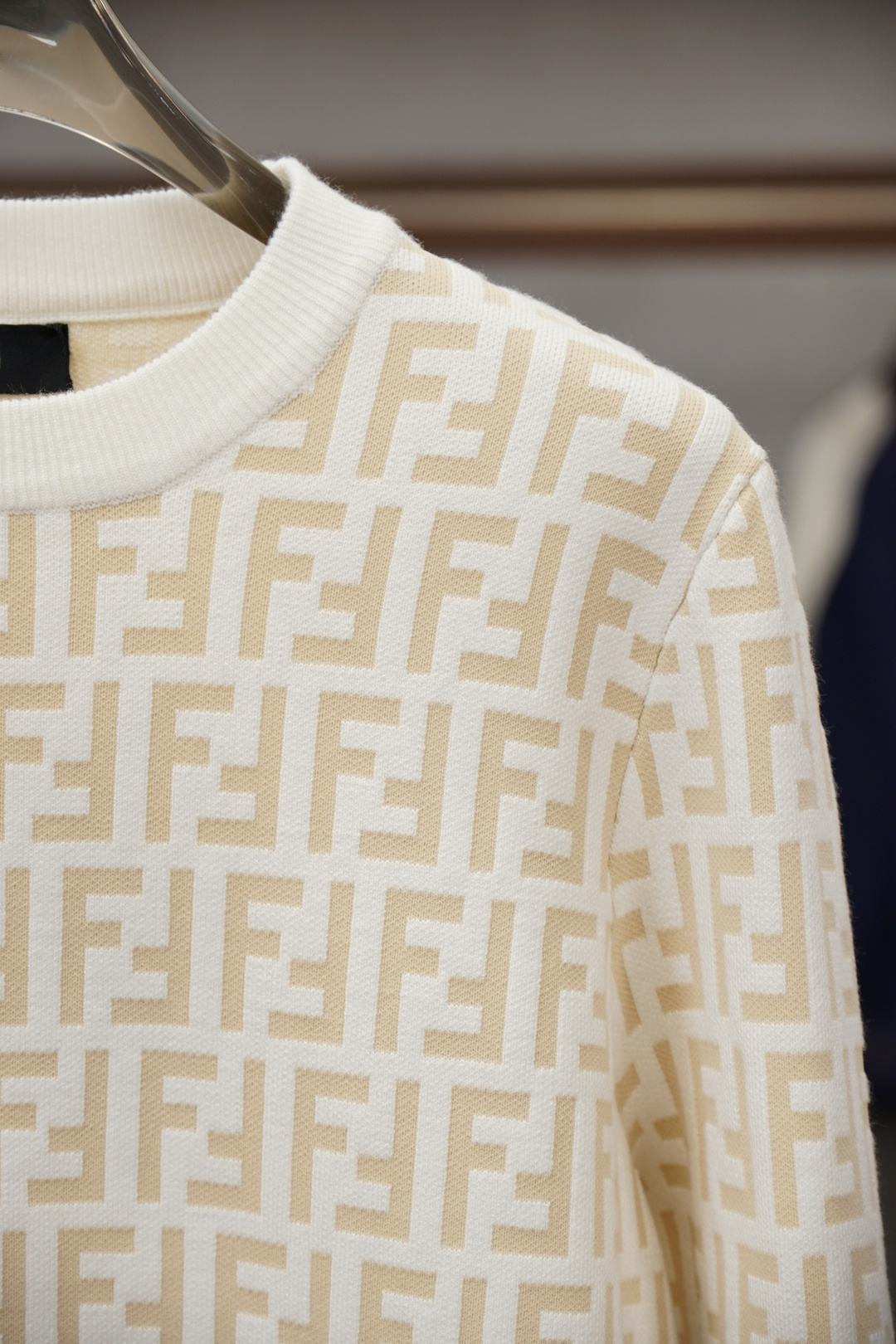 Fendi芬迪-2025新款羊毛混纺套头圆领毛衣🎺🎺精超细提取面料制成，✨不扎不起球，1.1高级定制，完