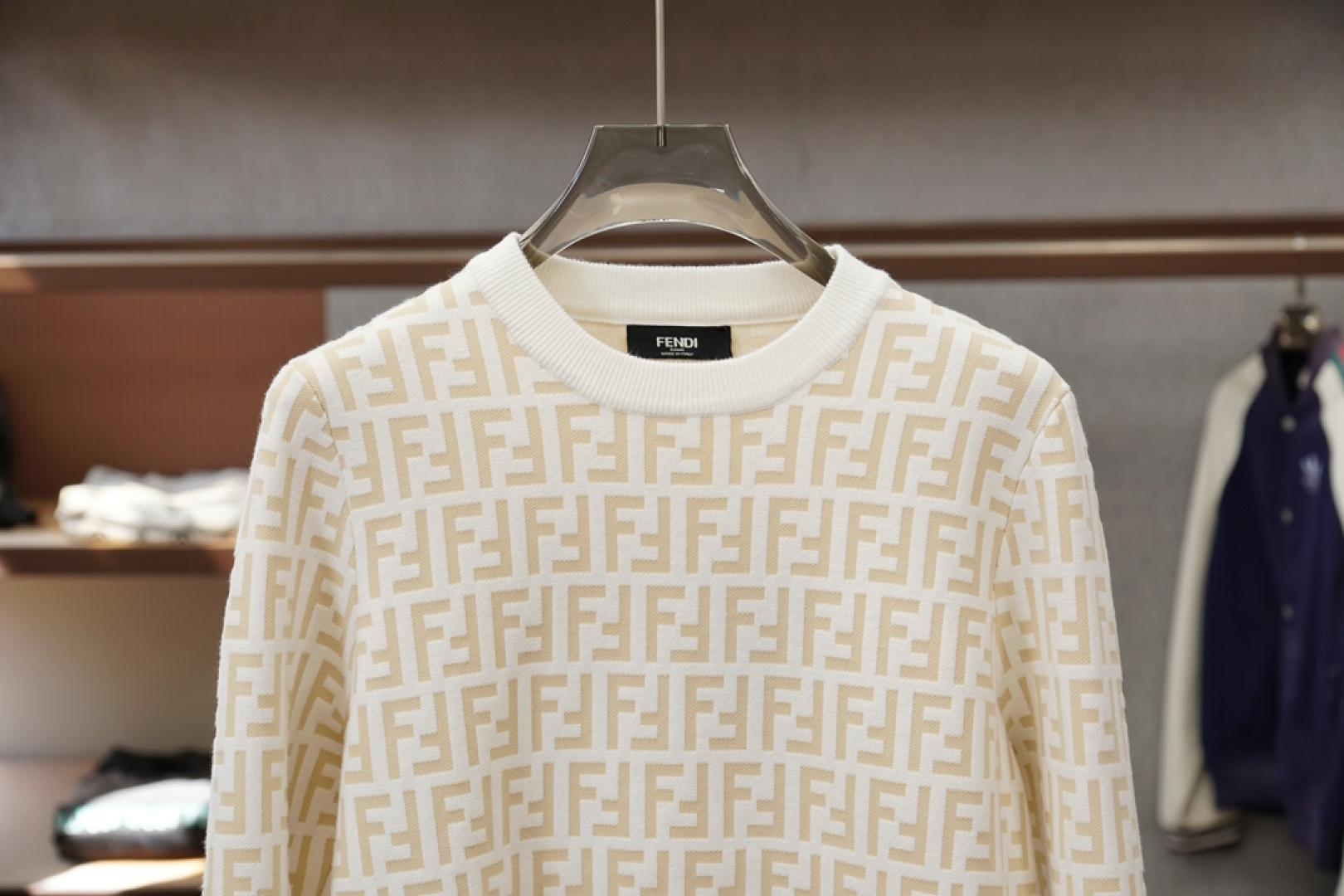 Fendi芬迪-2025新款羊毛混纺套头圆领毛衣🎺🎺精超细提取面料制成，✨不扎不起球，1.1高级定制，完
