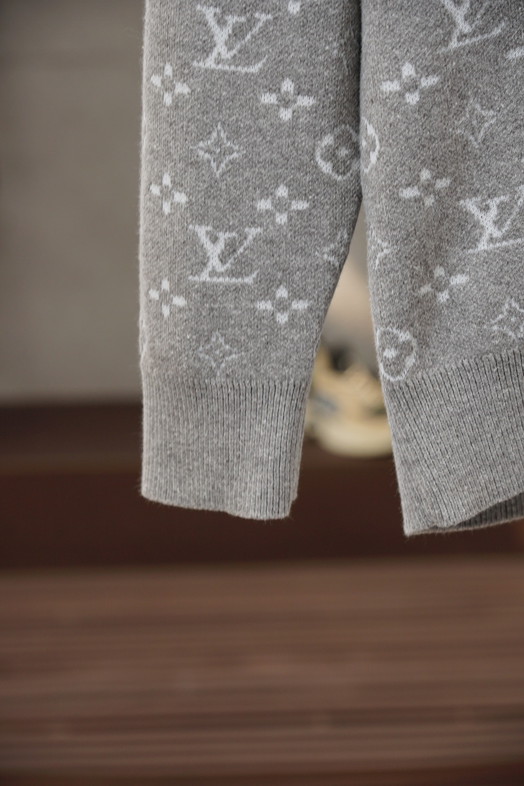 LV 路易威登-2025新款羊毛混纺套头圆领毛衣🎺🎺精超细提取面料制成，✨不扎不起球，1.1高级定制，完