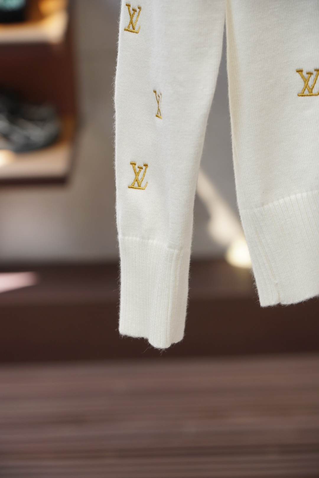 LV 路易威登-2025新款羊毛混纺套头圆领毛衣🎺🎺精超细提取面料制成，✨不扎不起球，1.1高级定制，完