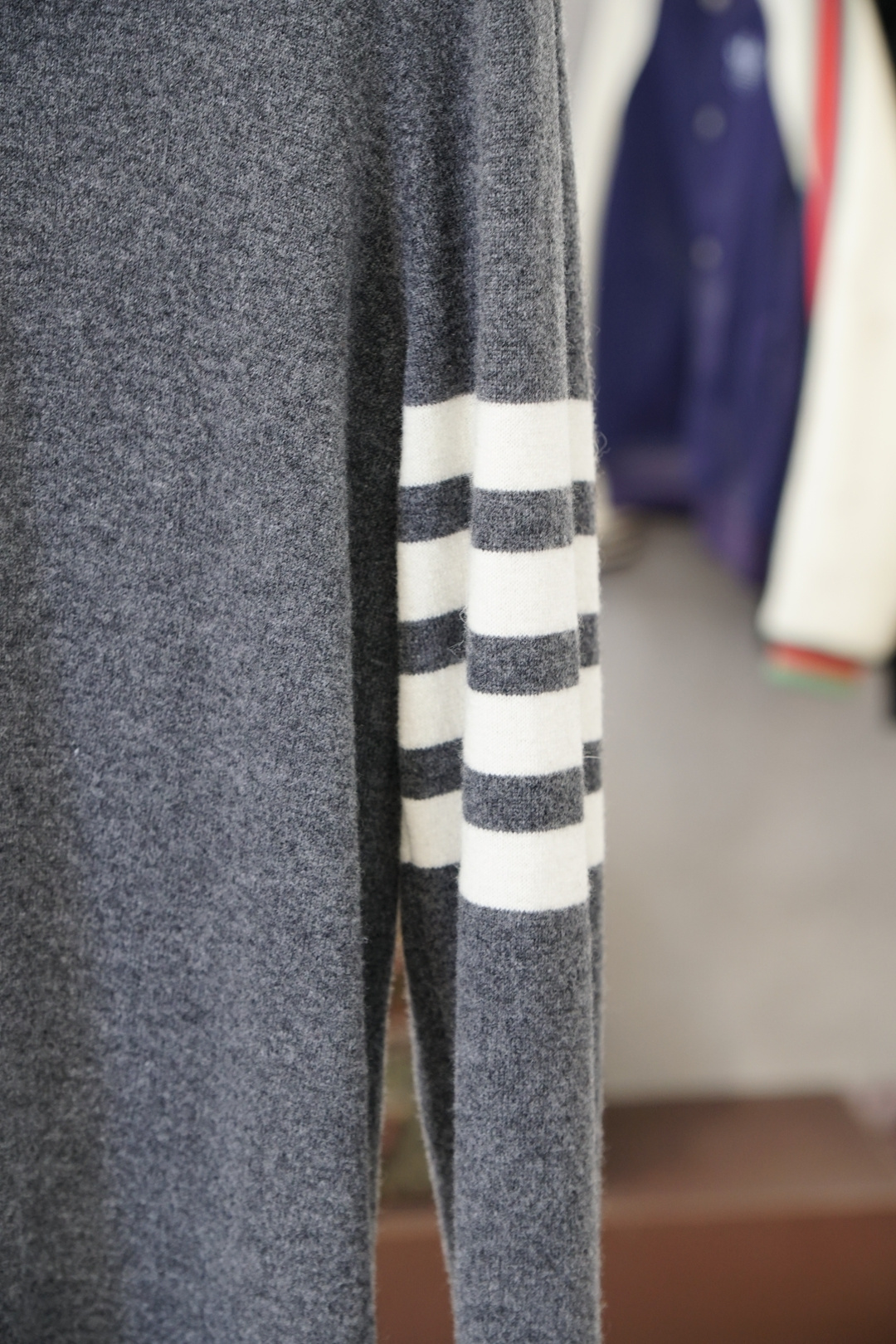 TB 汤姆布朗/2025秋冬新款毛衣！优质羊毛➕羊绒☀️☀️简约而不简单。休闲圆领款式，日常搭配出街轻松