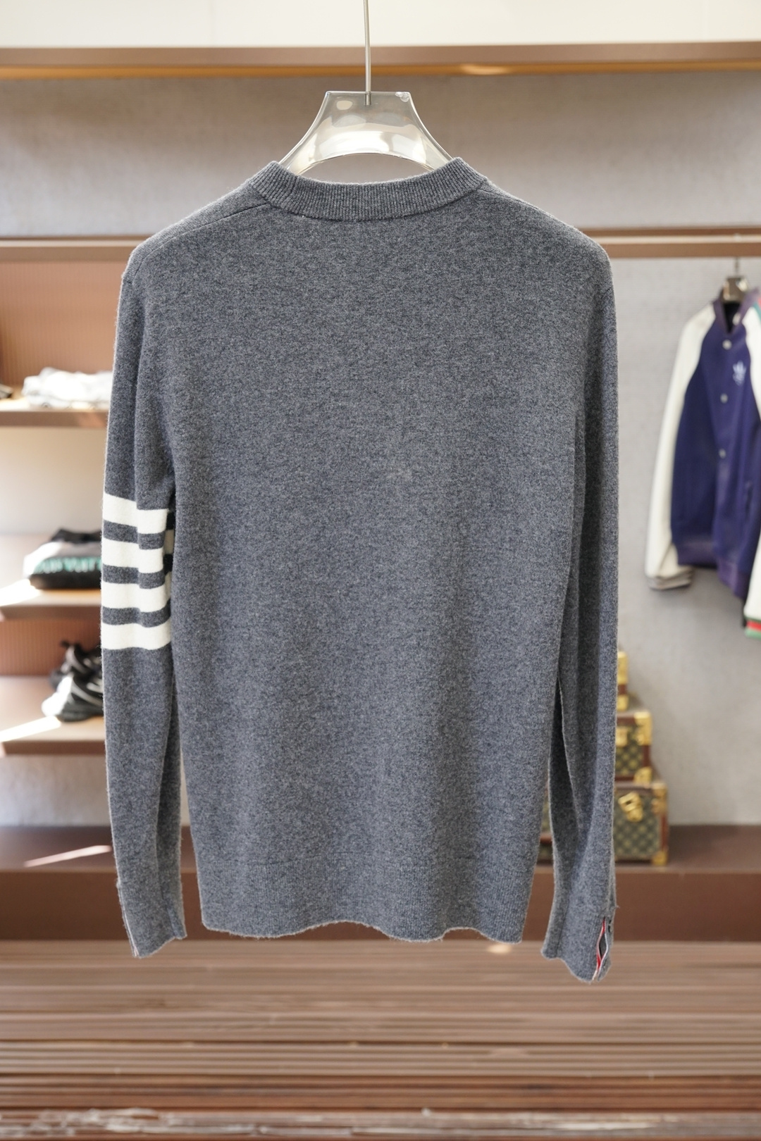 TB 汤姆布朗/2025秋冬新款毛衣！优质羊毛➕羊绒☀️☀️简约而不简单。休闲圆领款式，日常搭配出街轻松