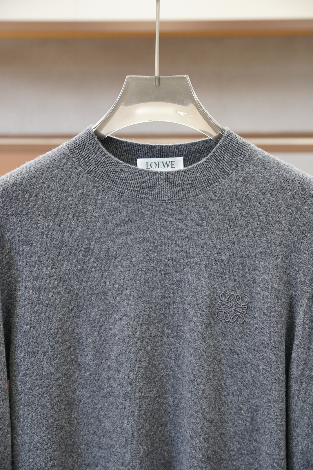 罗意威Loewe：2025秋冬新款高货毛衣！优质羊毛➕羊绒☀️☀️简约而不简单。休闲圆领款式，日常搭配出