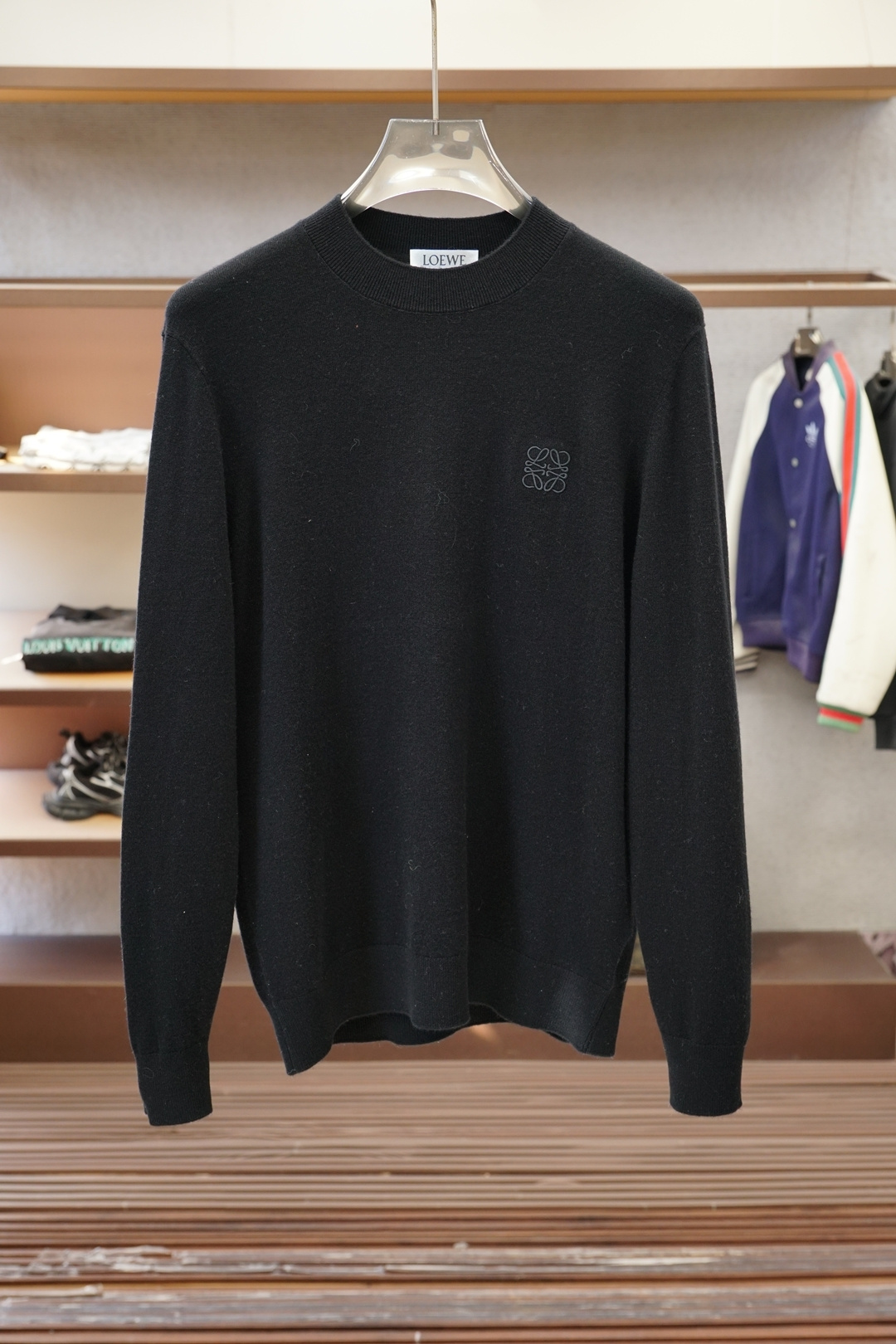 罗意威Loewe：2025秋冬新款高货毛衣！优质羊毛➕羊绒☀️☀️简约而不简单。休闲圆领款式，日常搭配出