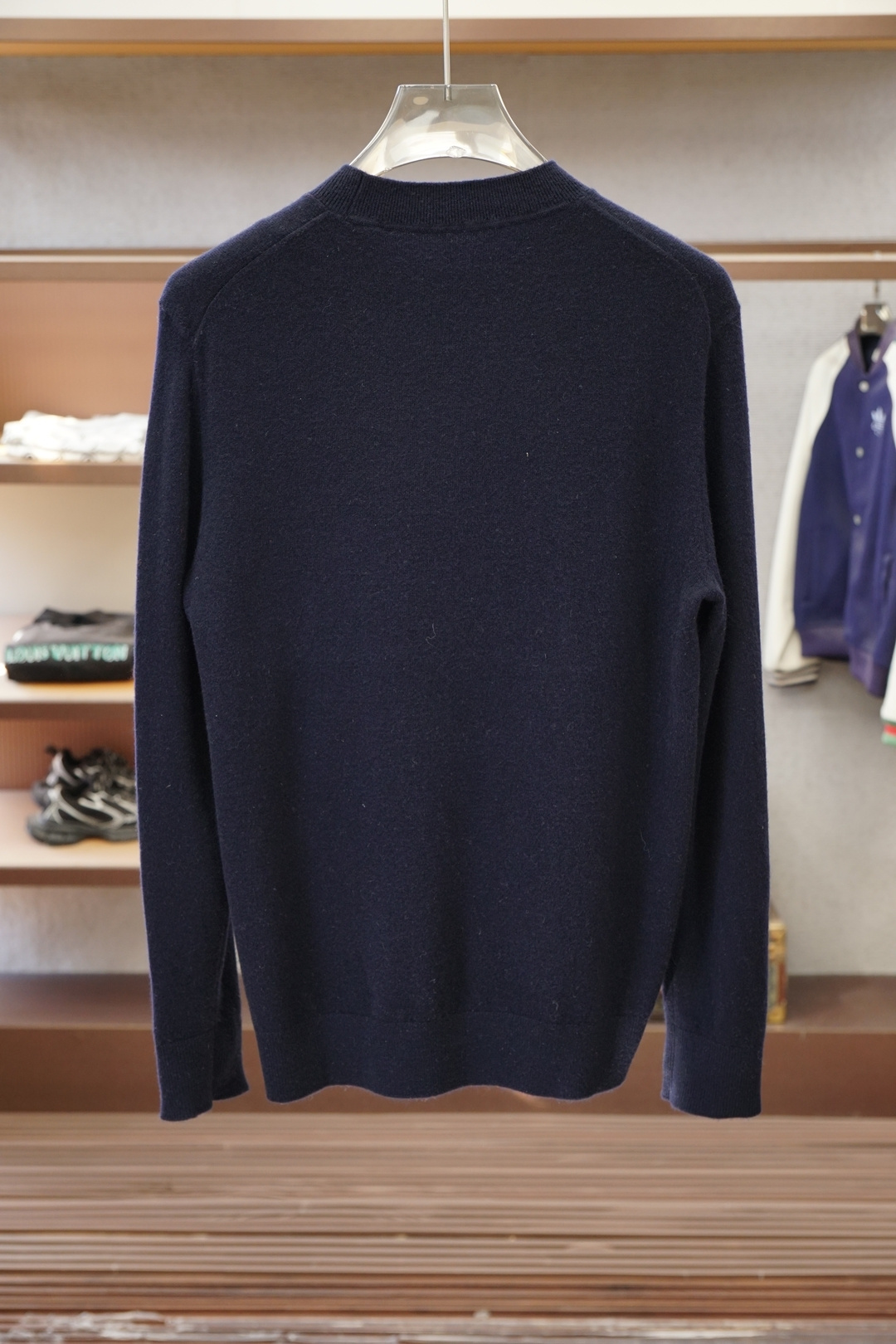 罗意威Loewe：2025秋冬新款高货毛衣！优质羊毛➕羊绒☀️☀️简约而不简单。休闲圆领款式，日常搭配出