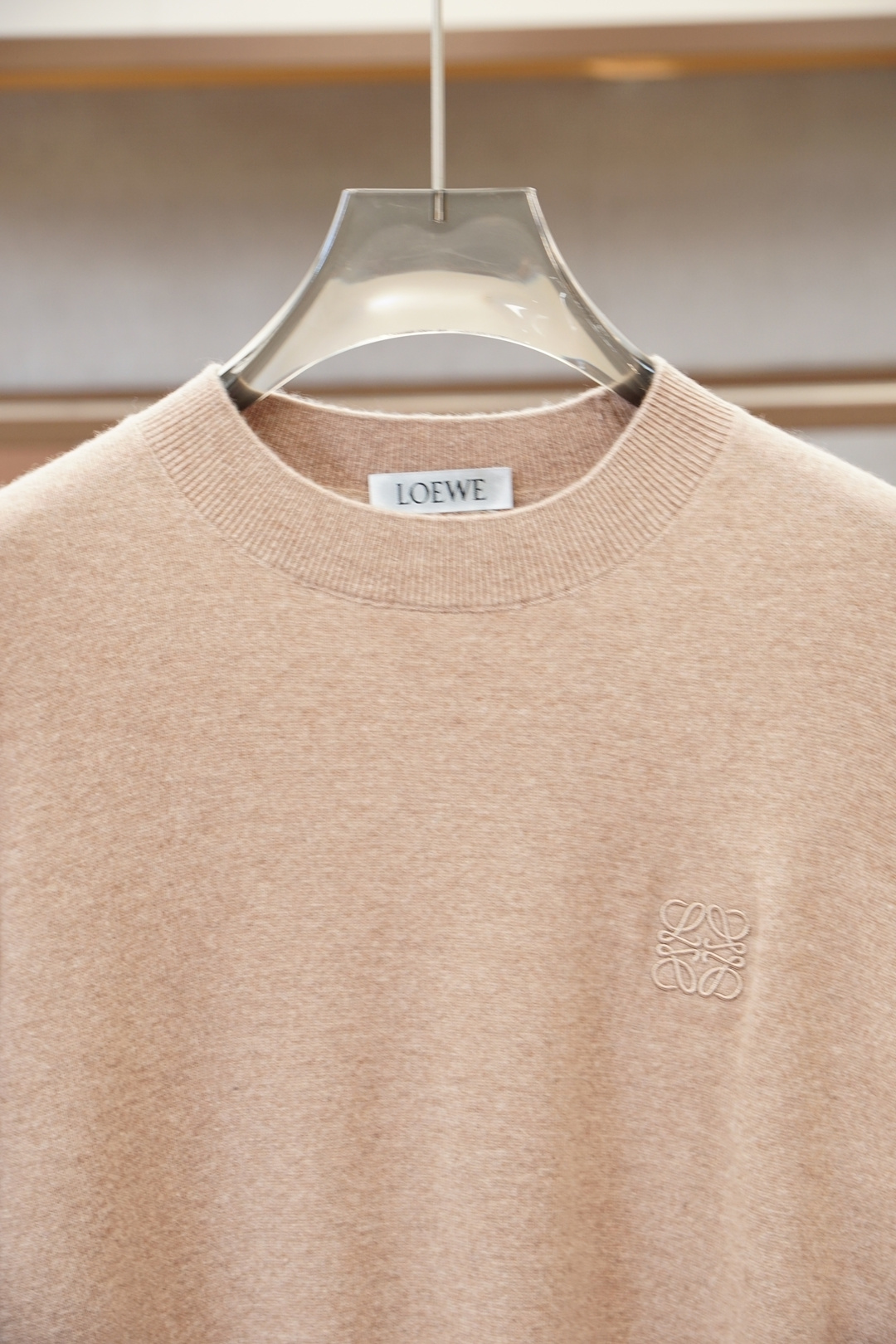 罗意威Loewe：2025秋冬新款高货毛衣！优质羊毛➕羊绒☀️☀️简约而不简单。休闲圆领款式，日常搭配出