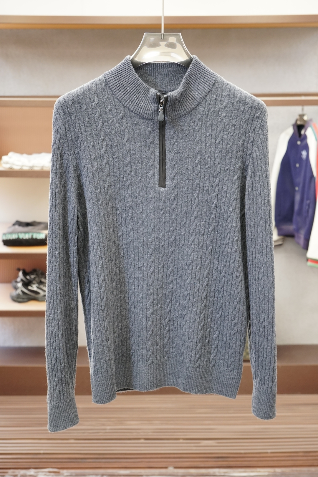 lP🆕-2025秋冬新款高货小高领毛衣！老前风，低调奢华，优质羊毛➕羊绒☀️☀️简约而不简单。休闲圆领款