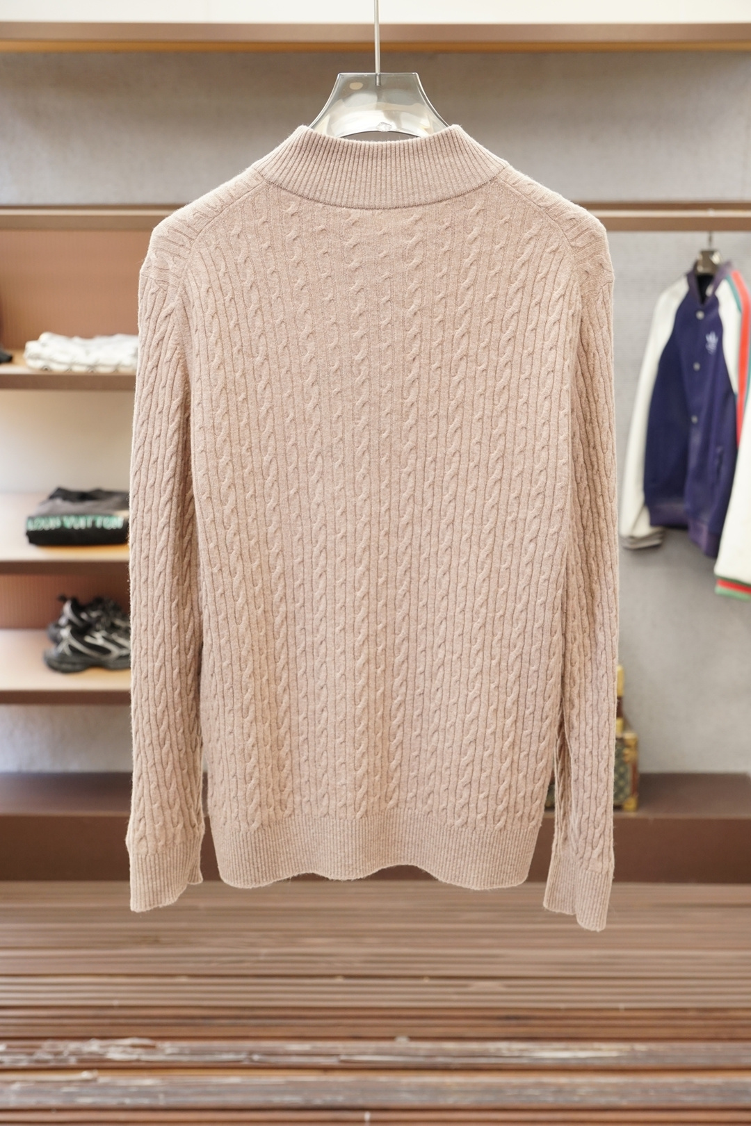 lP🆕-2025秋冬新款高货小高领毛衣！老前风，低调奢华，优质羊毛➕羊绒☀️☀️简约而不简单。休闲圆领款