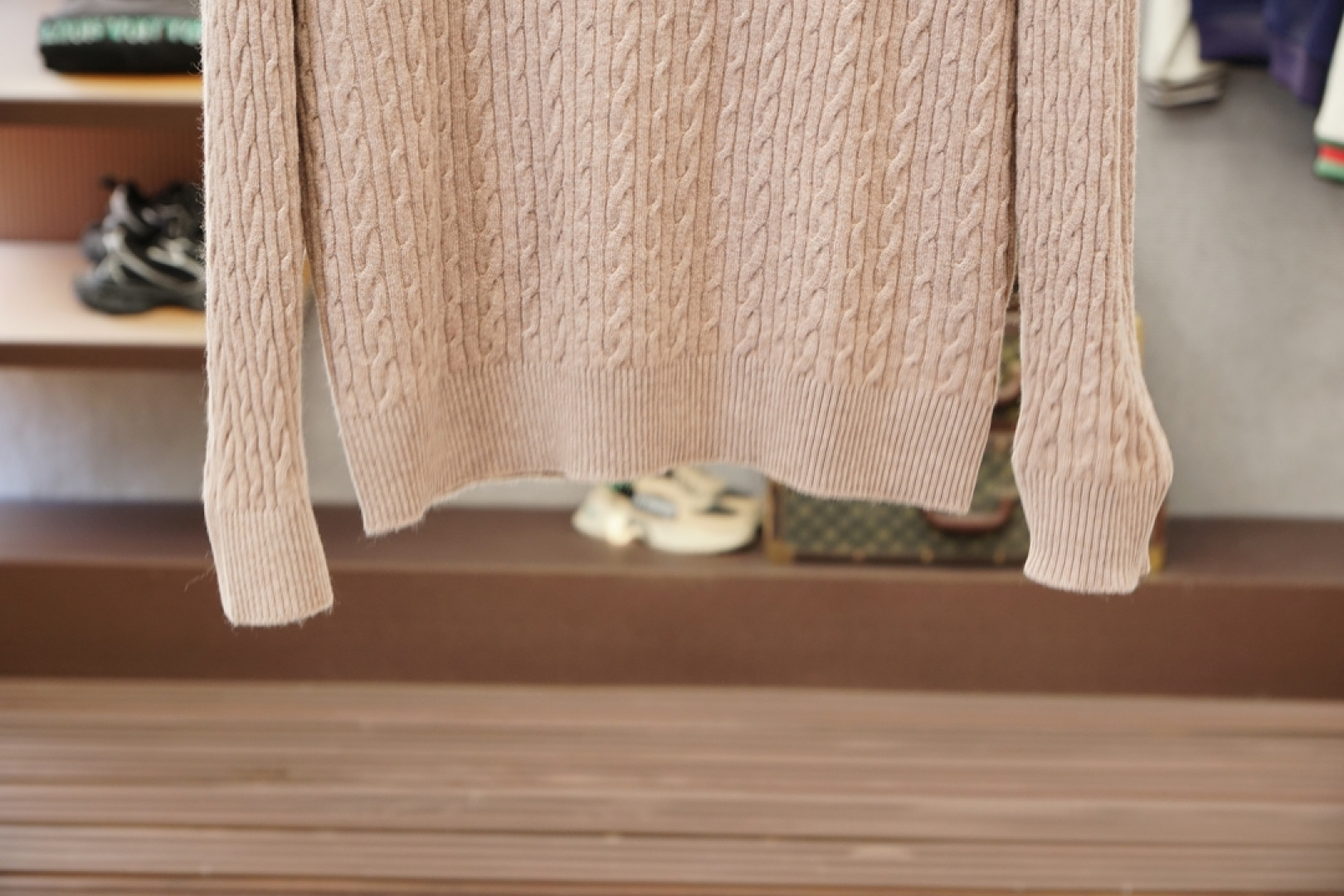 lP🆕-2025秋冬新款高货小高领毛衣！老前风，低调奢华，优质羊毛➕羊绒☀️☀️简约而不简单。休闲圆领款