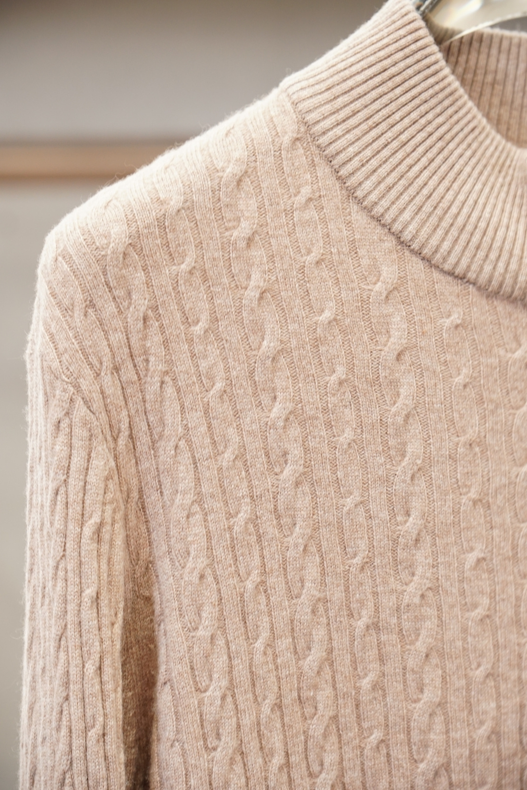 lP🆕-2025秋冬新款高货小高领毛衣！老前风，低调奢华，优质羊毛➕羊绒☀️☀️简约而不简单。休闲圆领款