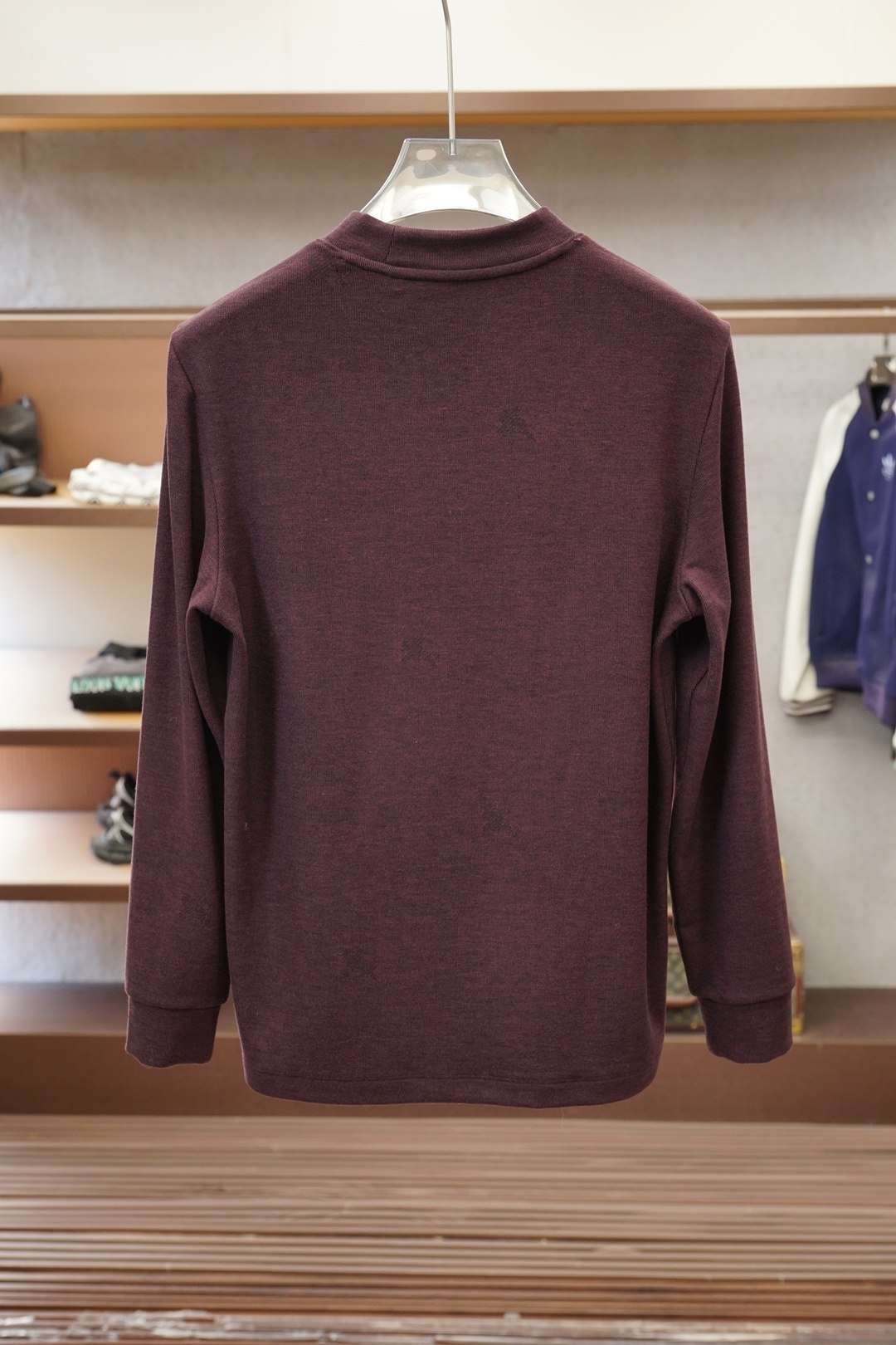 BBR巴宝莉/2025 秋冬 高货羊绒打底衫保暖性巨强，一件顶几件。简奢休闲风轻奢纯色刺绣Logo打底衫