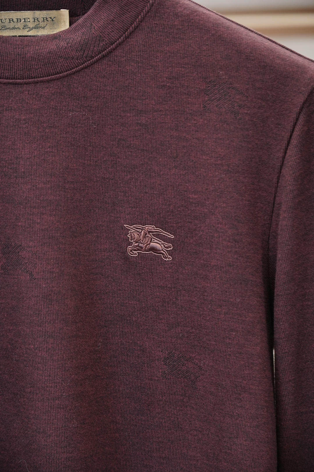 BBR巴宝莉/2025 秋冬 高货羊绒打底衫保暖性巨强，一件顶几件。简奢休闲风轻奢纯色刺绣Logo打底衫