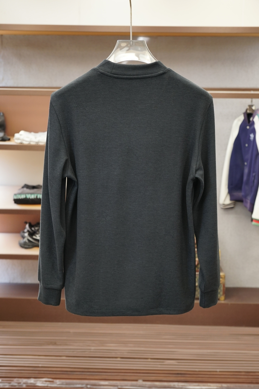 BBR巴宝莉/2025 秋冬 高货羊绒打底衫保暖性巨强，一件顶几件。简奢休闲风轻奢纯色刺绣Logo打底衫