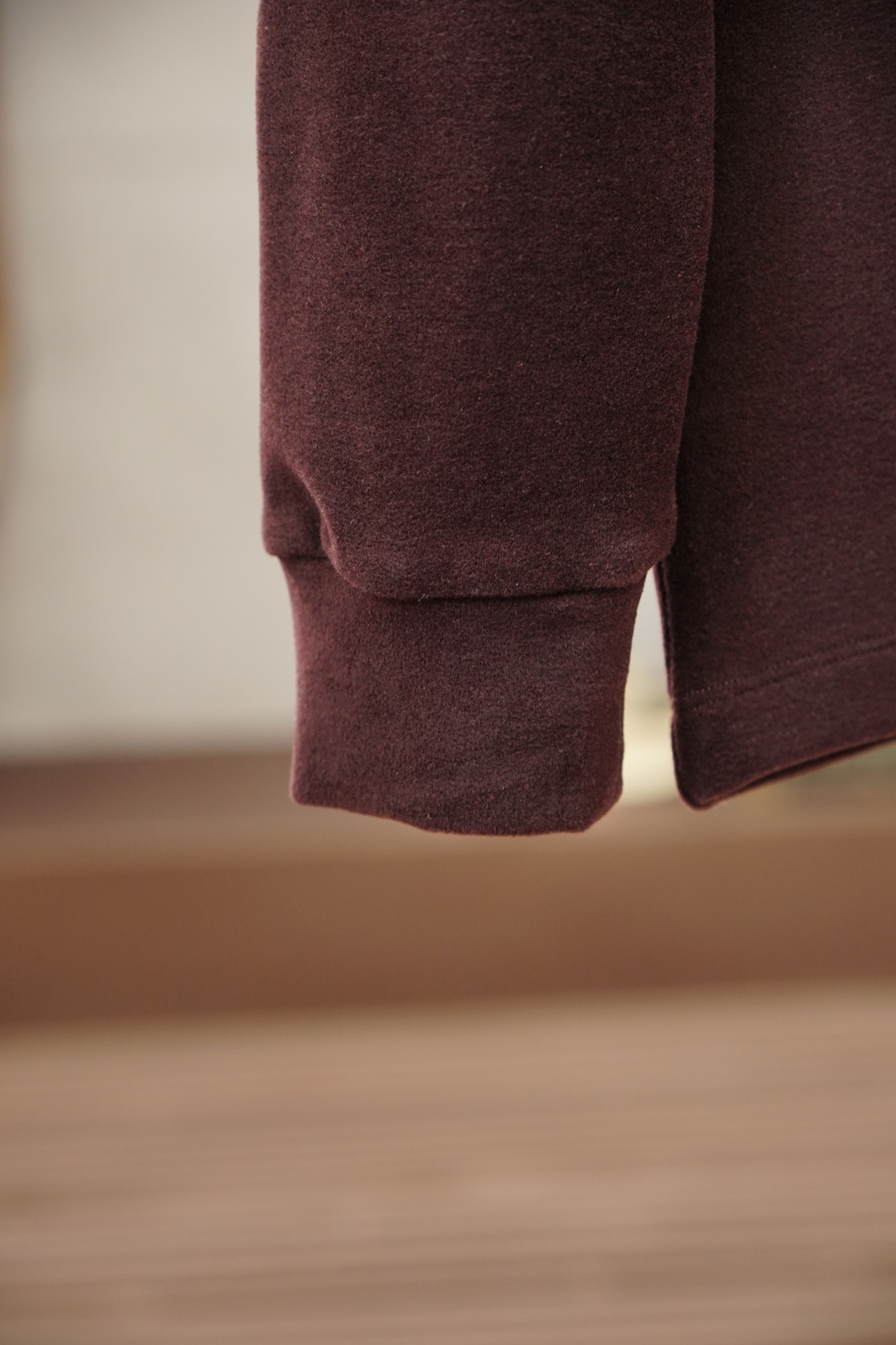 Miumiu-2025 秋冬 高货羊绒打底衫保暖性巨强，一件顶几件。简奢休闲风☀️☀️轻奢纯色刺绣Log