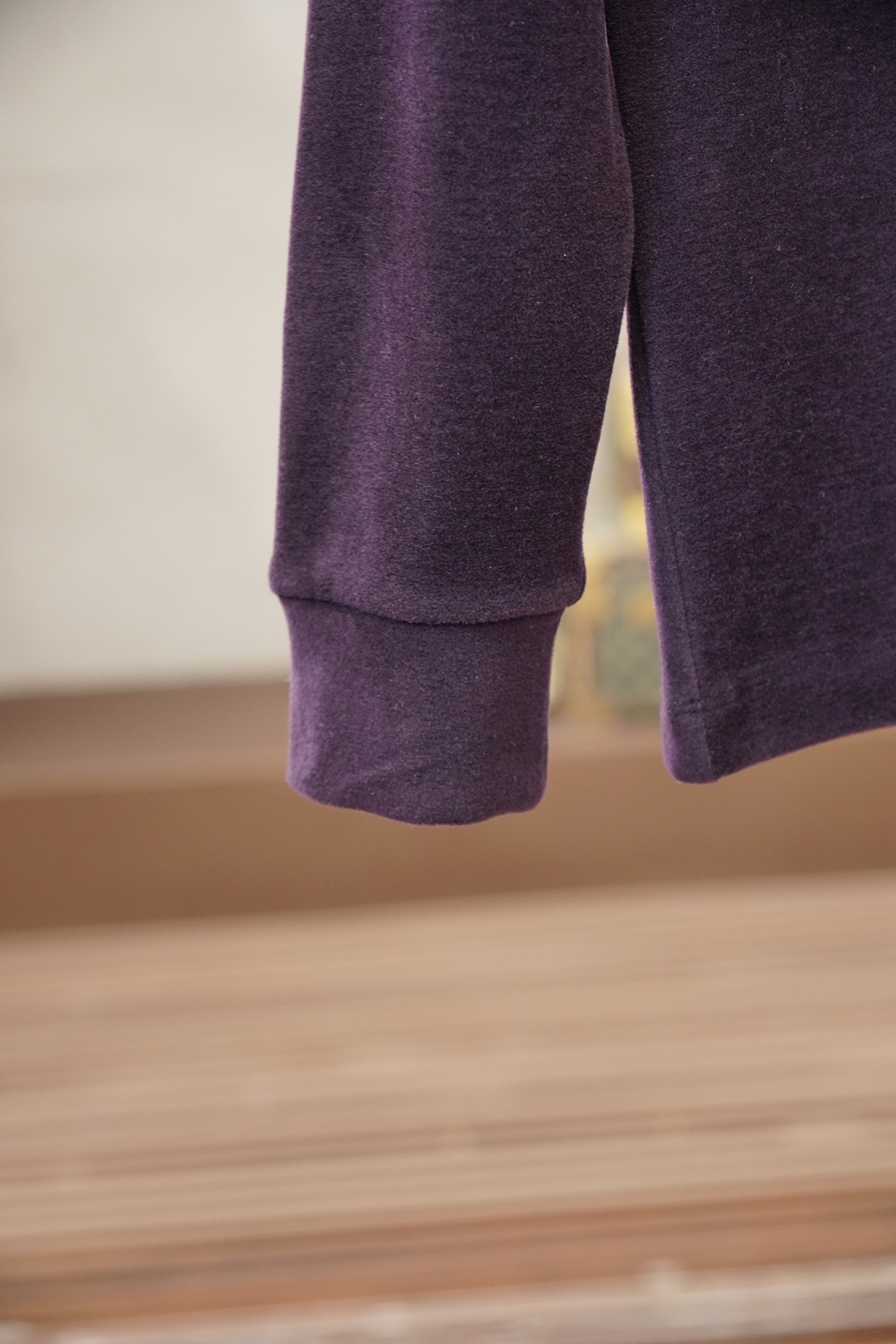 欧跑-2025 秋冬 高货羊绒打底衫保暖性巨强，一件顶几件。简奢休闲风☀️☀️轻奢纯色刺绣Logo打底衫