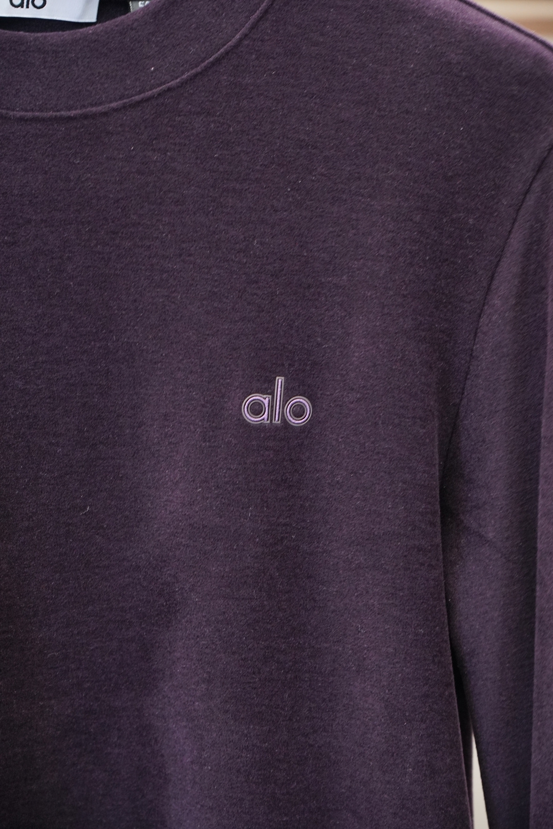 欧跑-2025 秋冬 高货羊绒打底衫保暖性巨强，一件顶几件。简奢休闲风☀️☀️轻奢纯色刺绣Logo打底衫