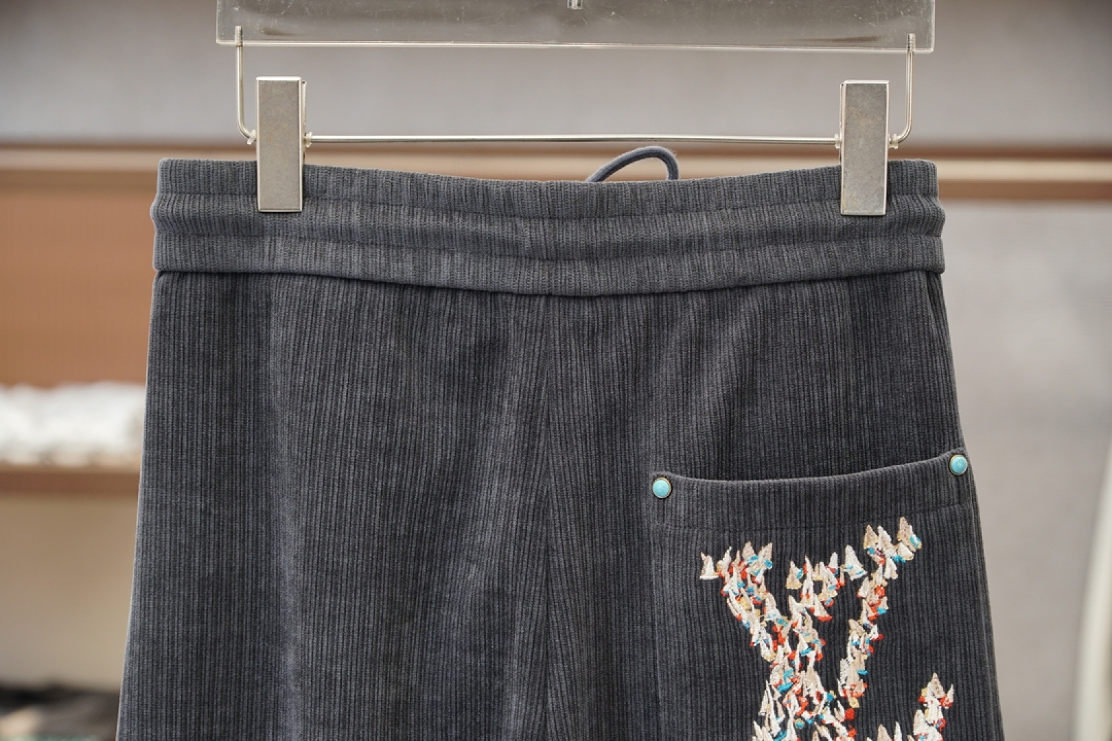 Lv 路易威登-25秋冬 🌟🌟男士精品休闲裤.意大利🇮🇹进口面料，最新款上身版型无敌正!绝对可以闭眼收的