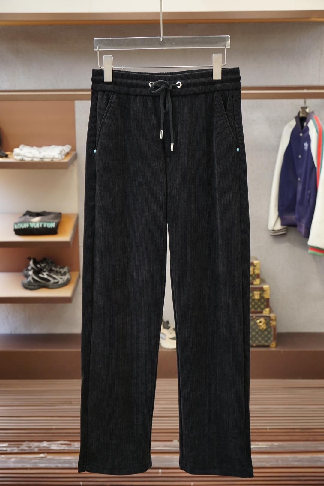 Lv 路易威登-25秋冬 🌟🌟男士精品休闲裤.意大利🇮🇹进口面料，最新款上身版型无敌正!绝对可以闭眼收的